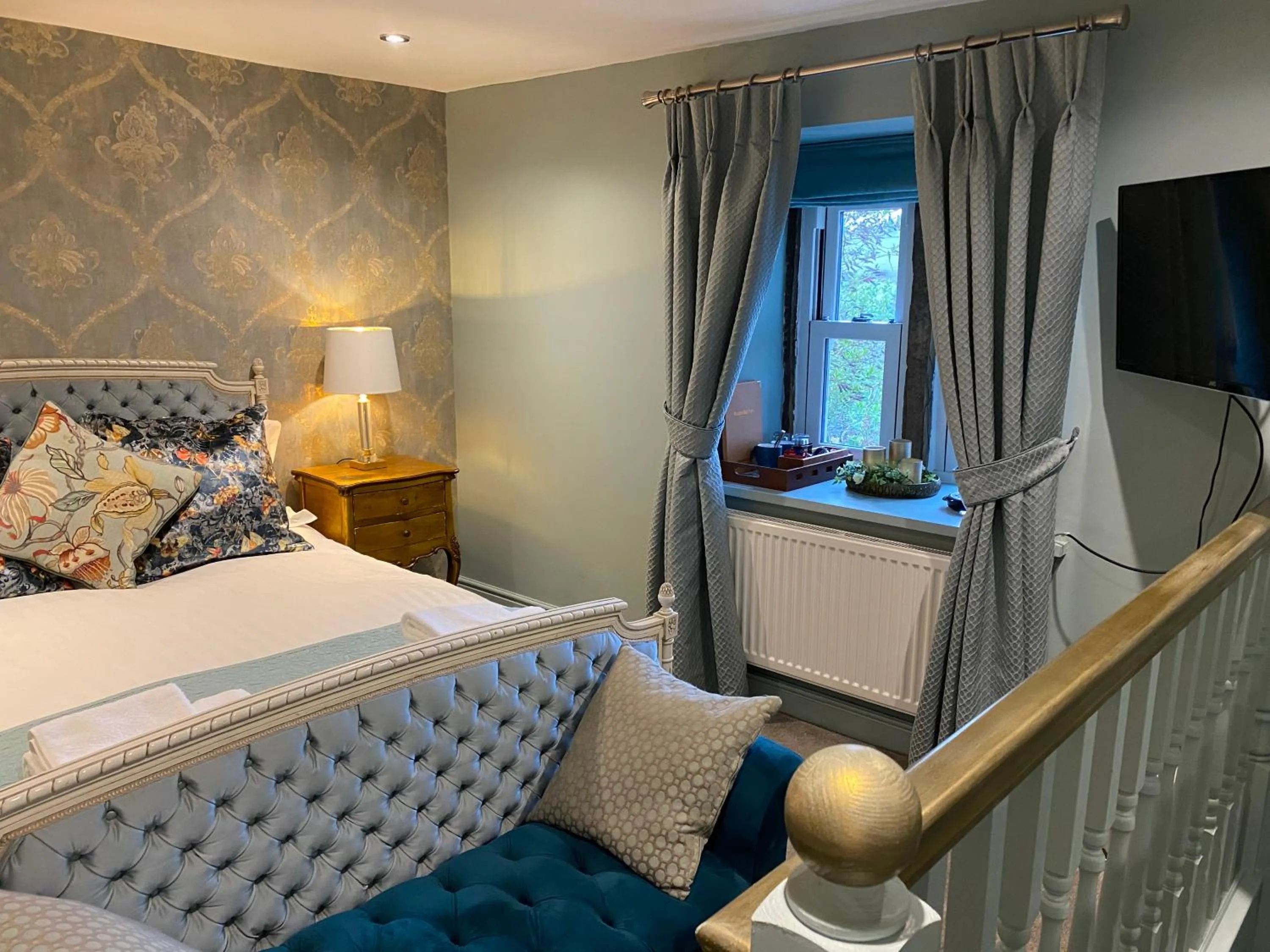 Bedroom, Bed in Shibden Hall View