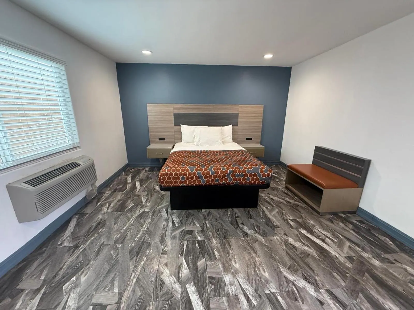 Photo of the whole room, Bed in Travel Inn Motel