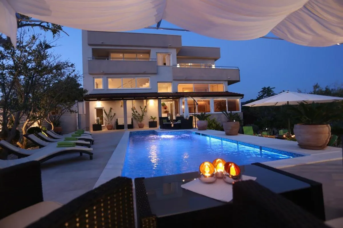 Holiday Home Villa Di