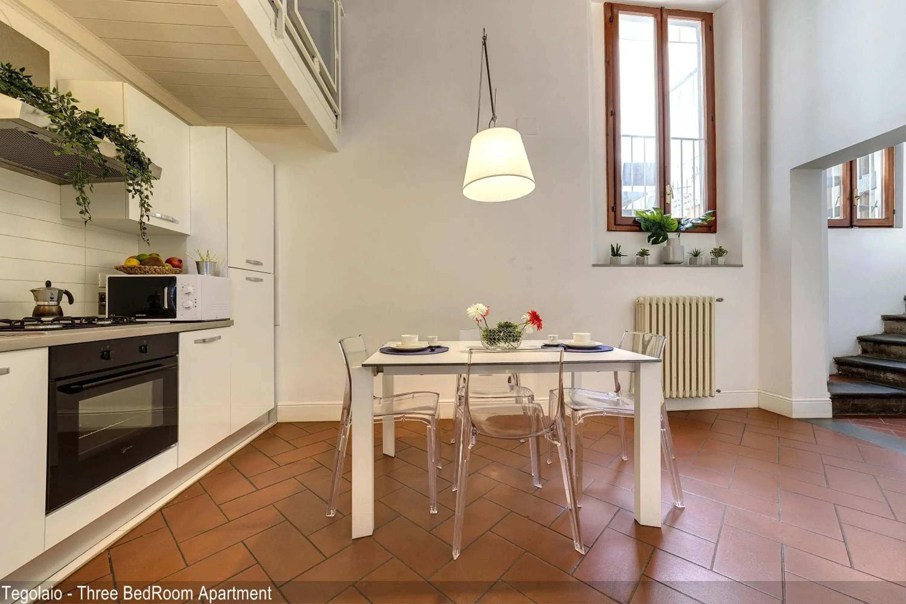 Three-Bedroom Apartment in Tegolaio Apartments by Mamo Florence Three-Bedroom Apartment in Tegolaio Apartments by Mamo Florence