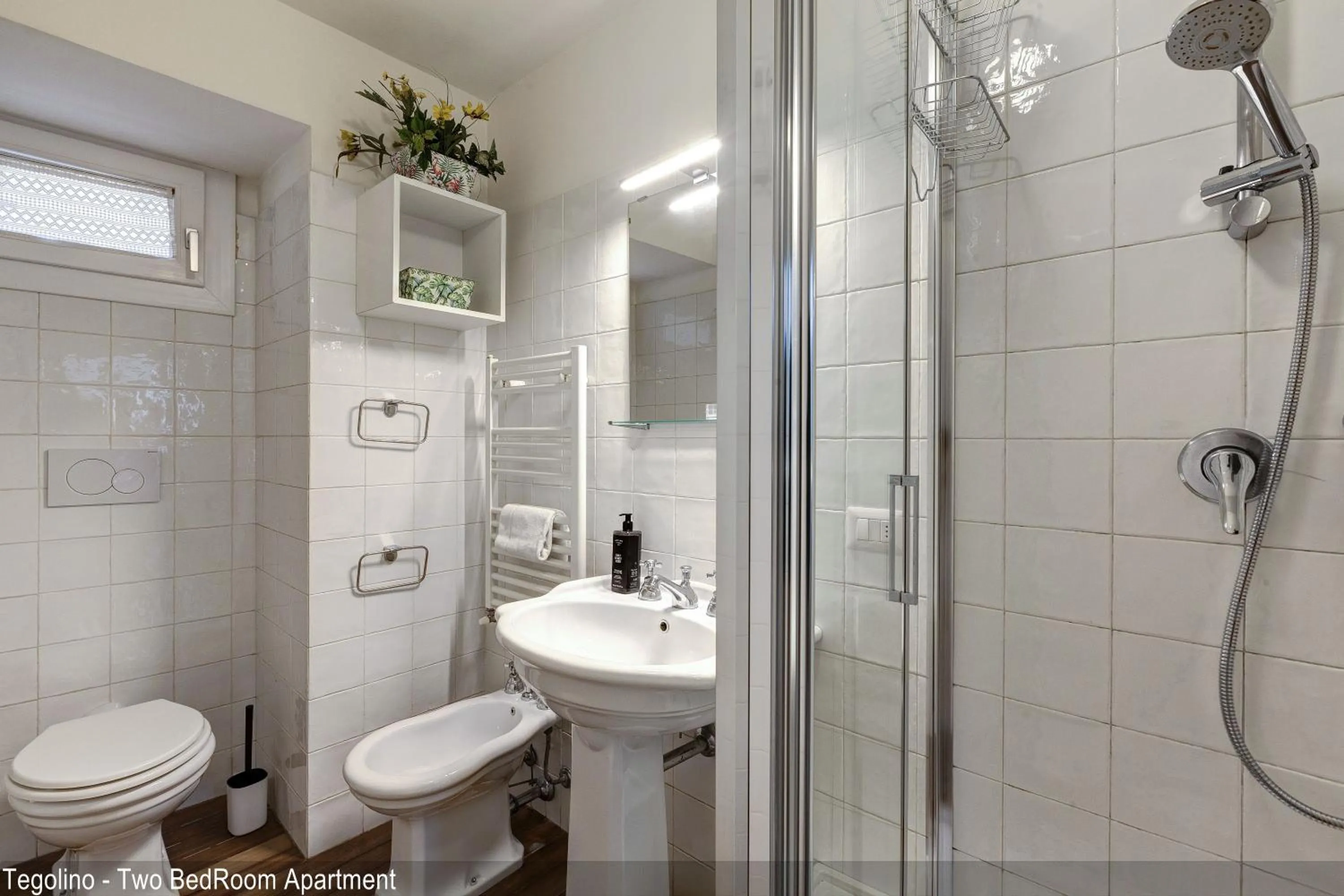 Bathroom in Tegolaio Apartments by Mamo Florence