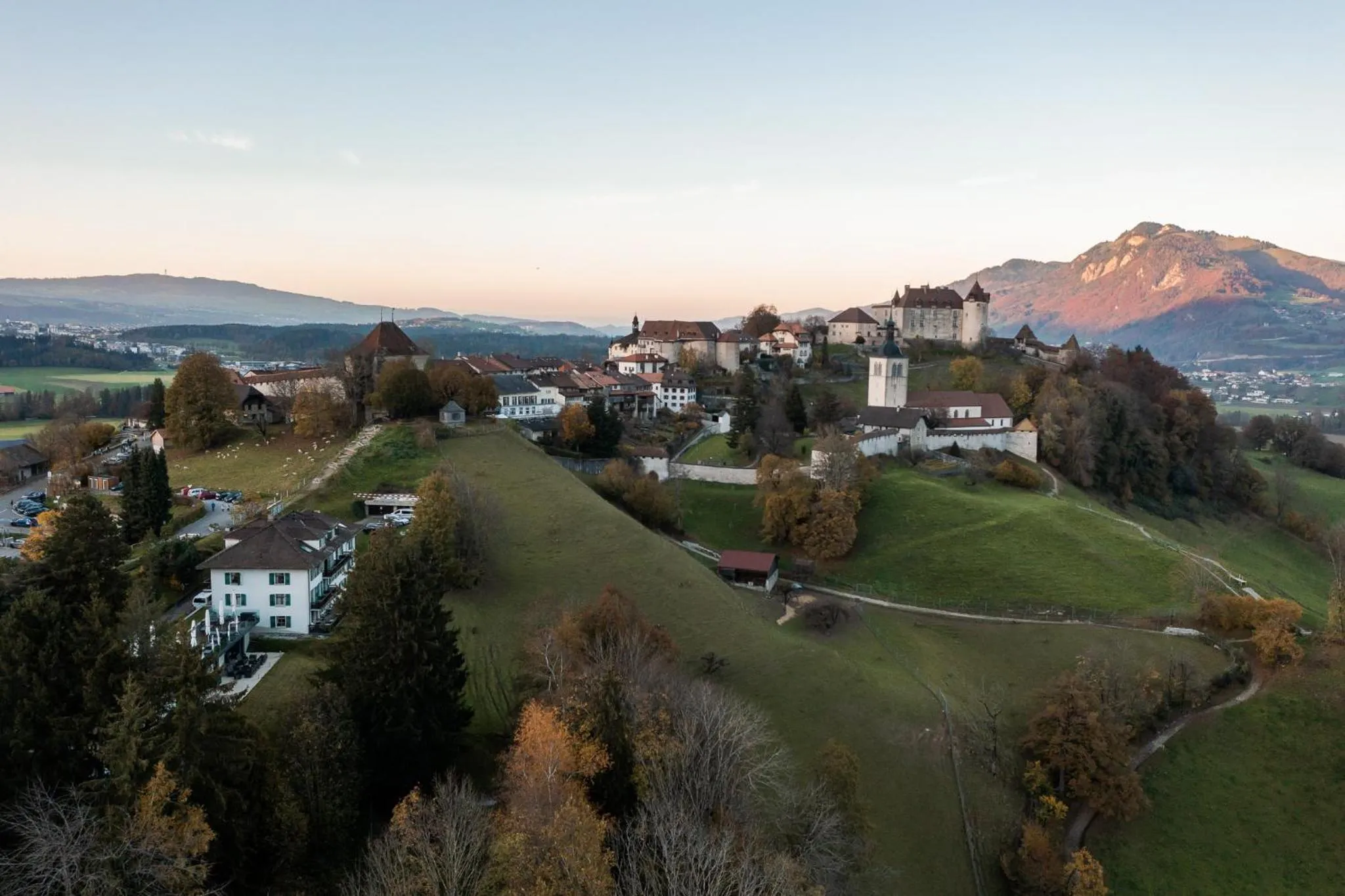 Property building in Hôtel de Gruyères