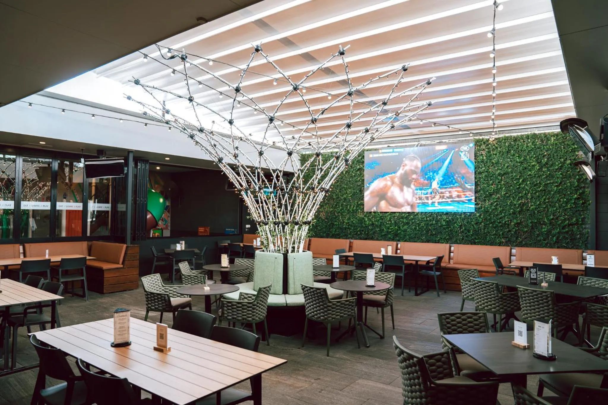 Restaurant/places to eat in Sydney Junction Hotel