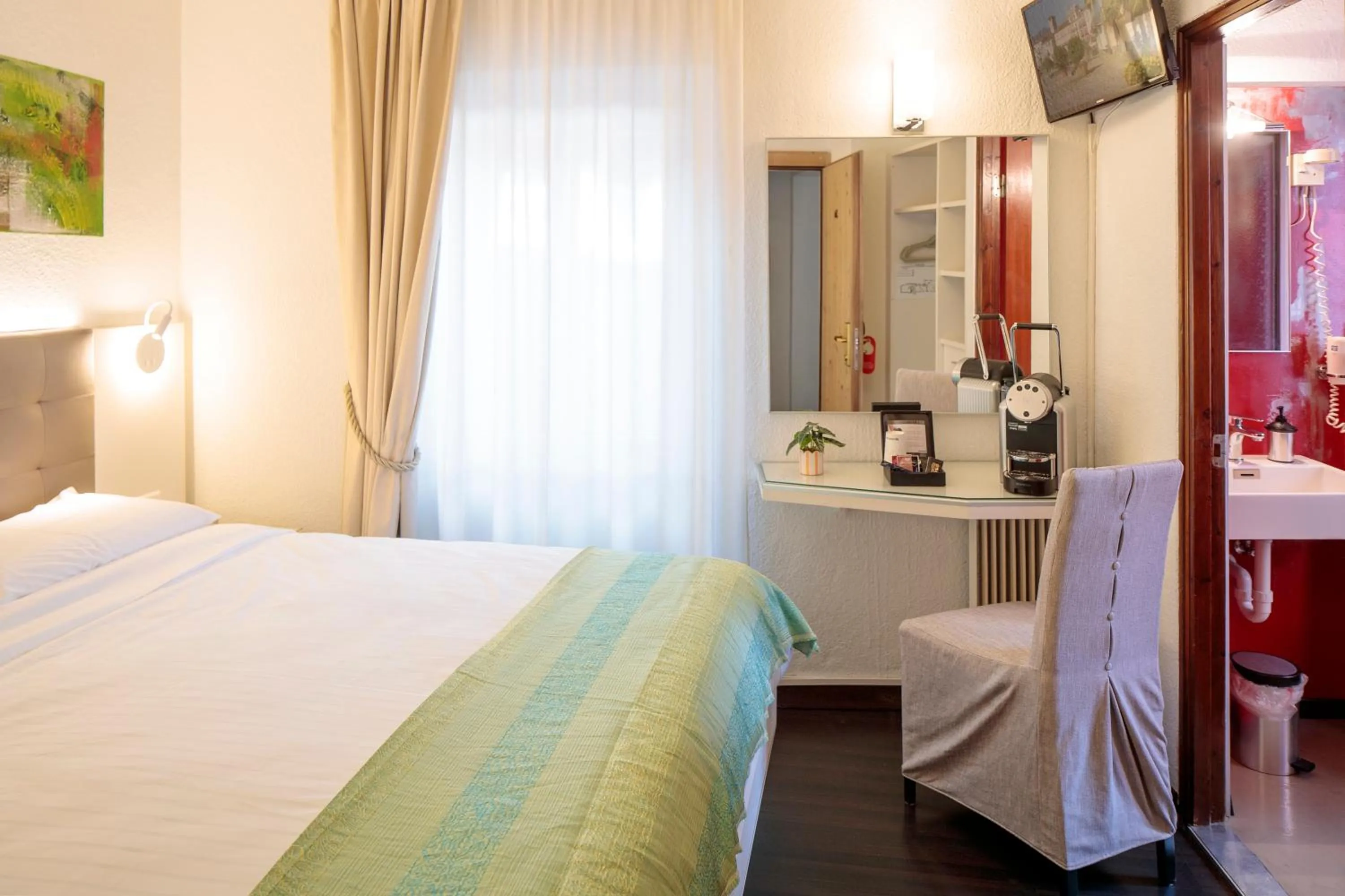 Bed in Hotel America