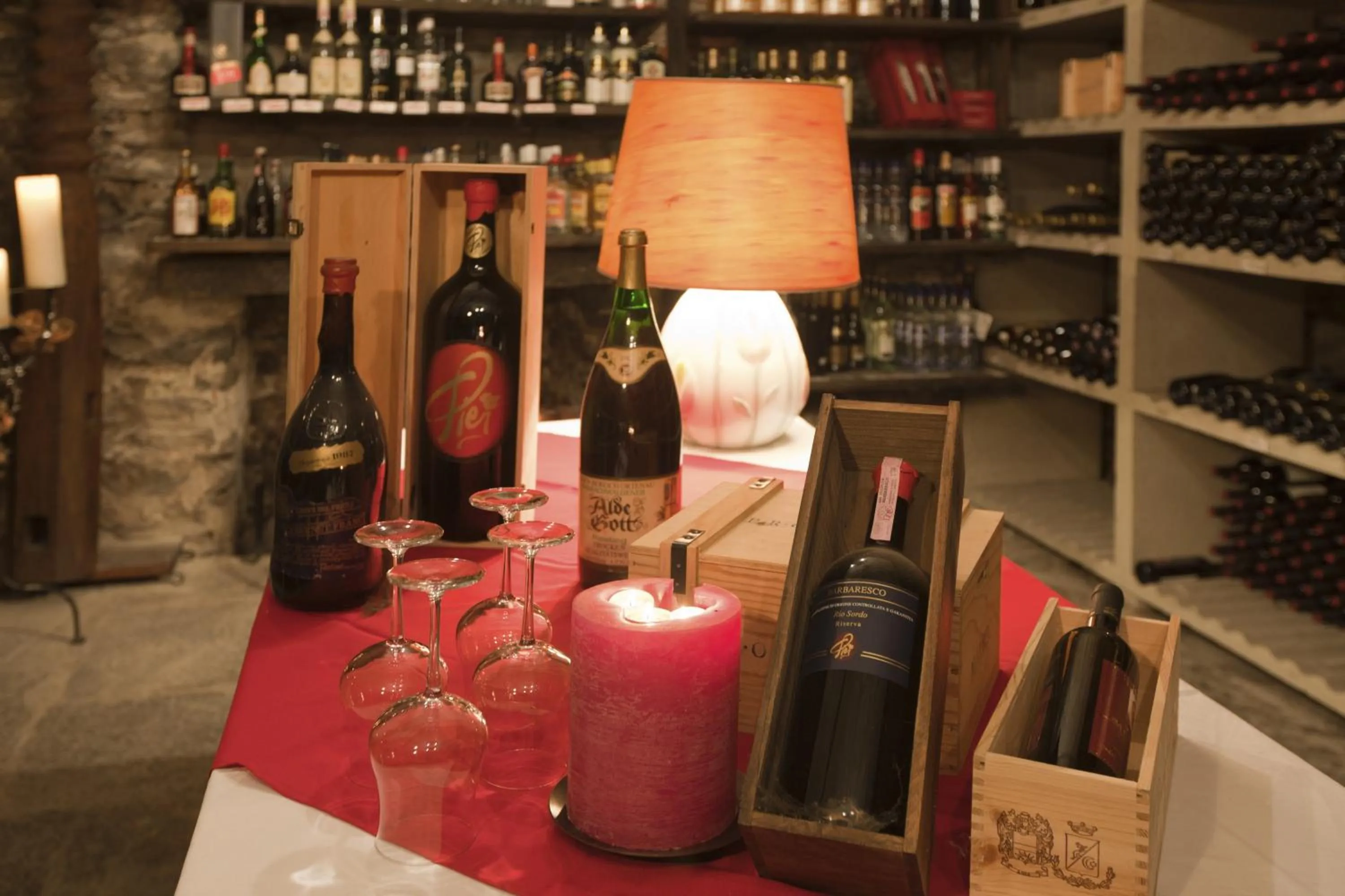 Alcoholic drinks in Hotel America