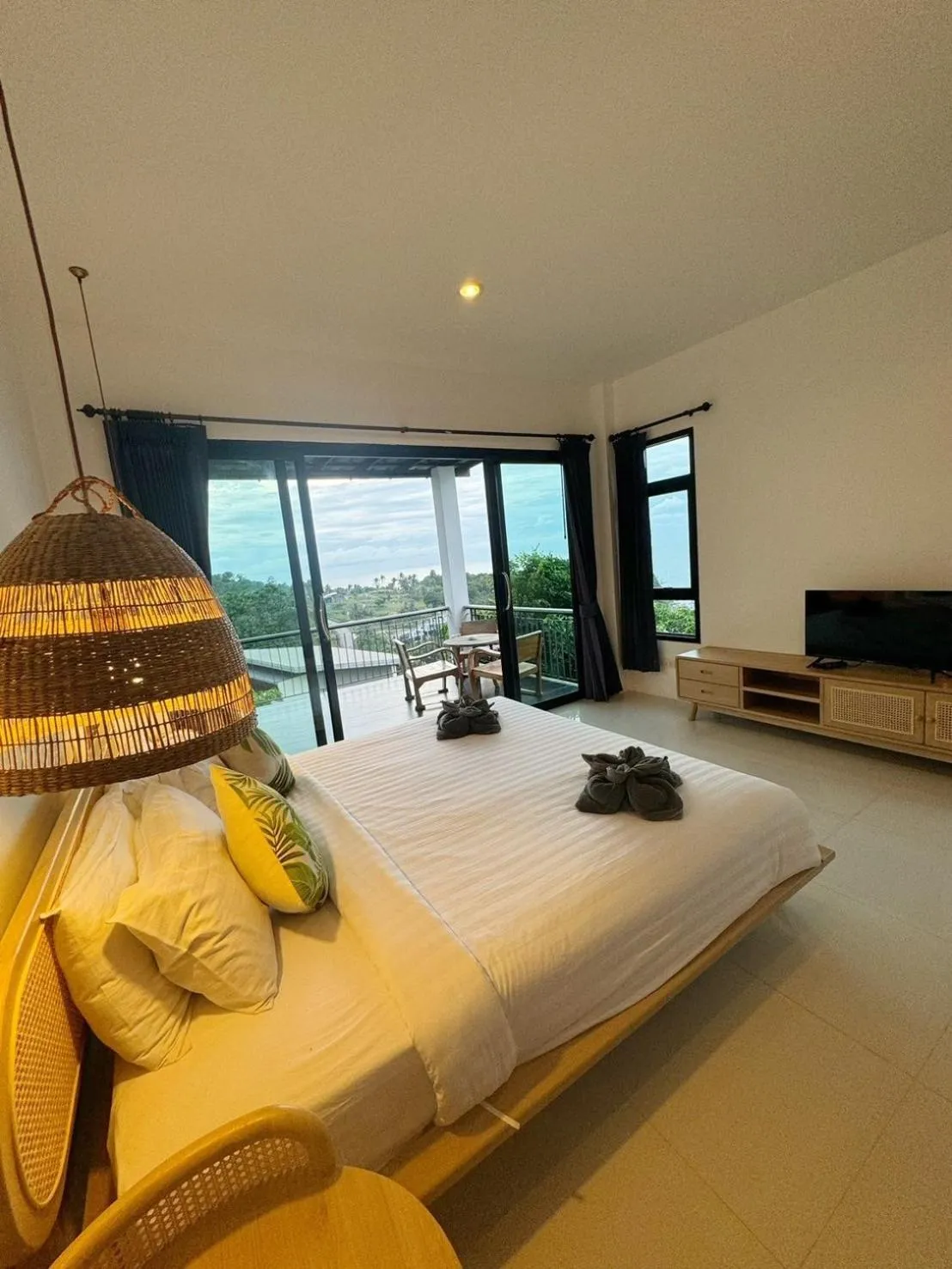 Bedroom, Bed in High Life Villas