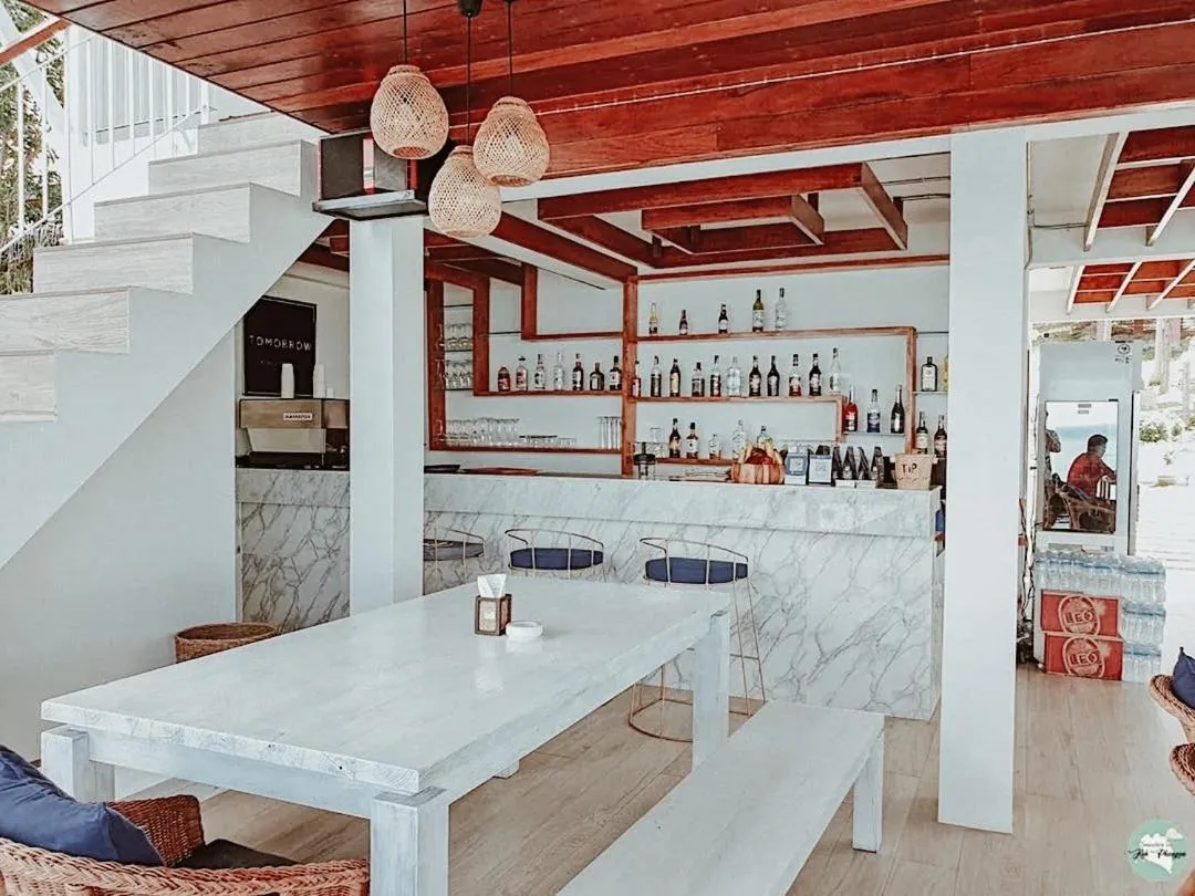 Restaurant/places to eat in High Life Villas