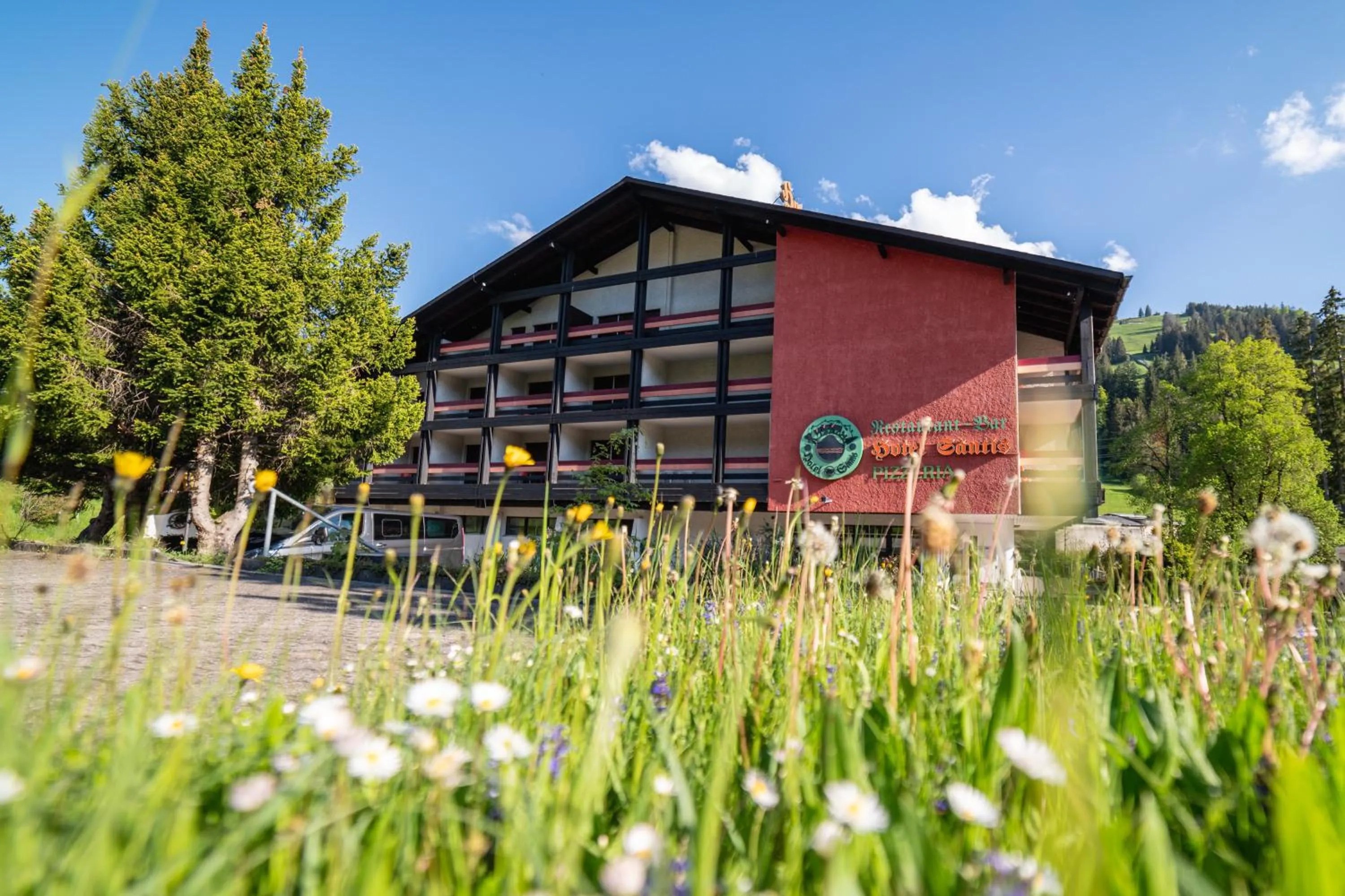 Property building in Hotel Säntis Lodge