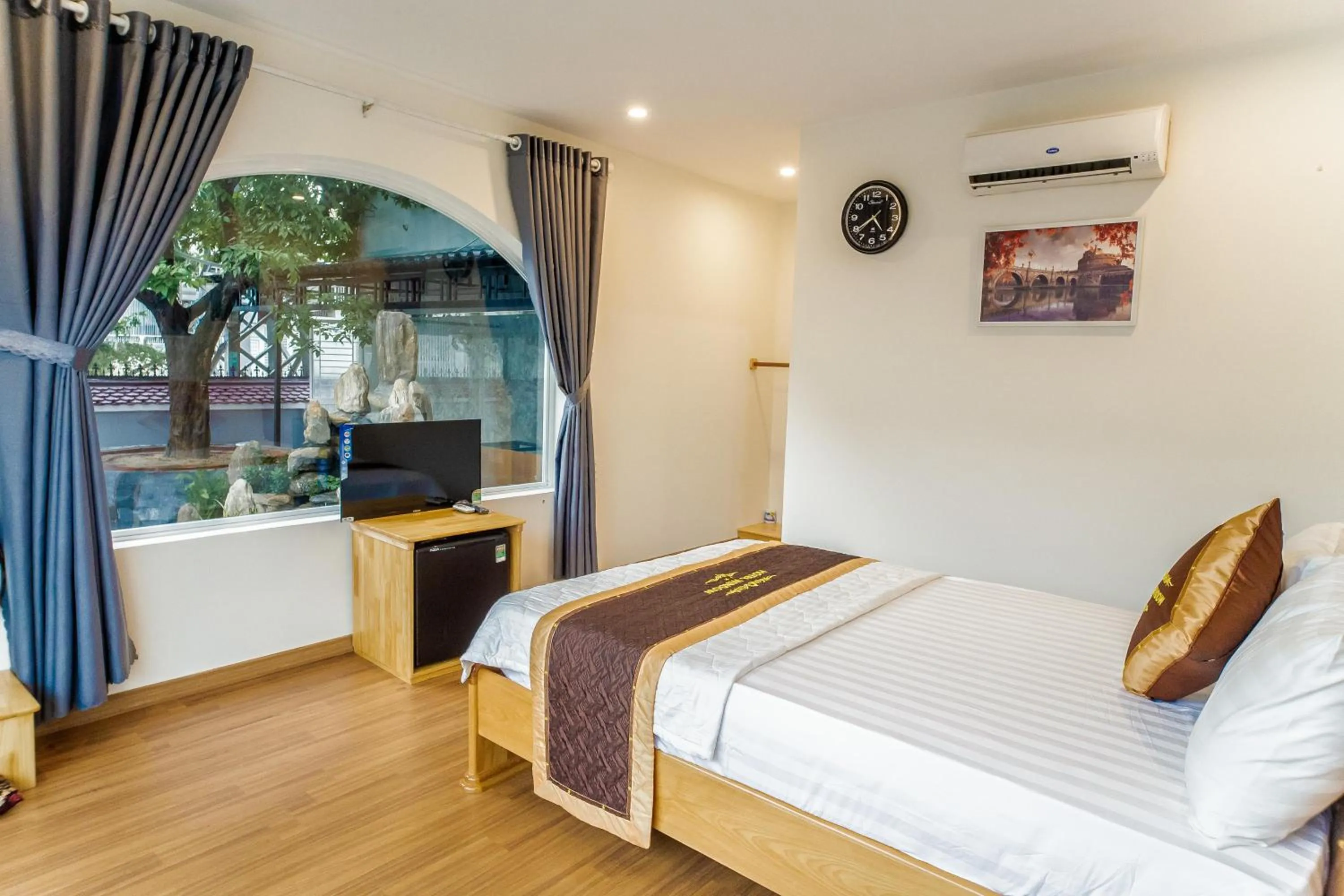 Bedroom, Bed in Window Homestay