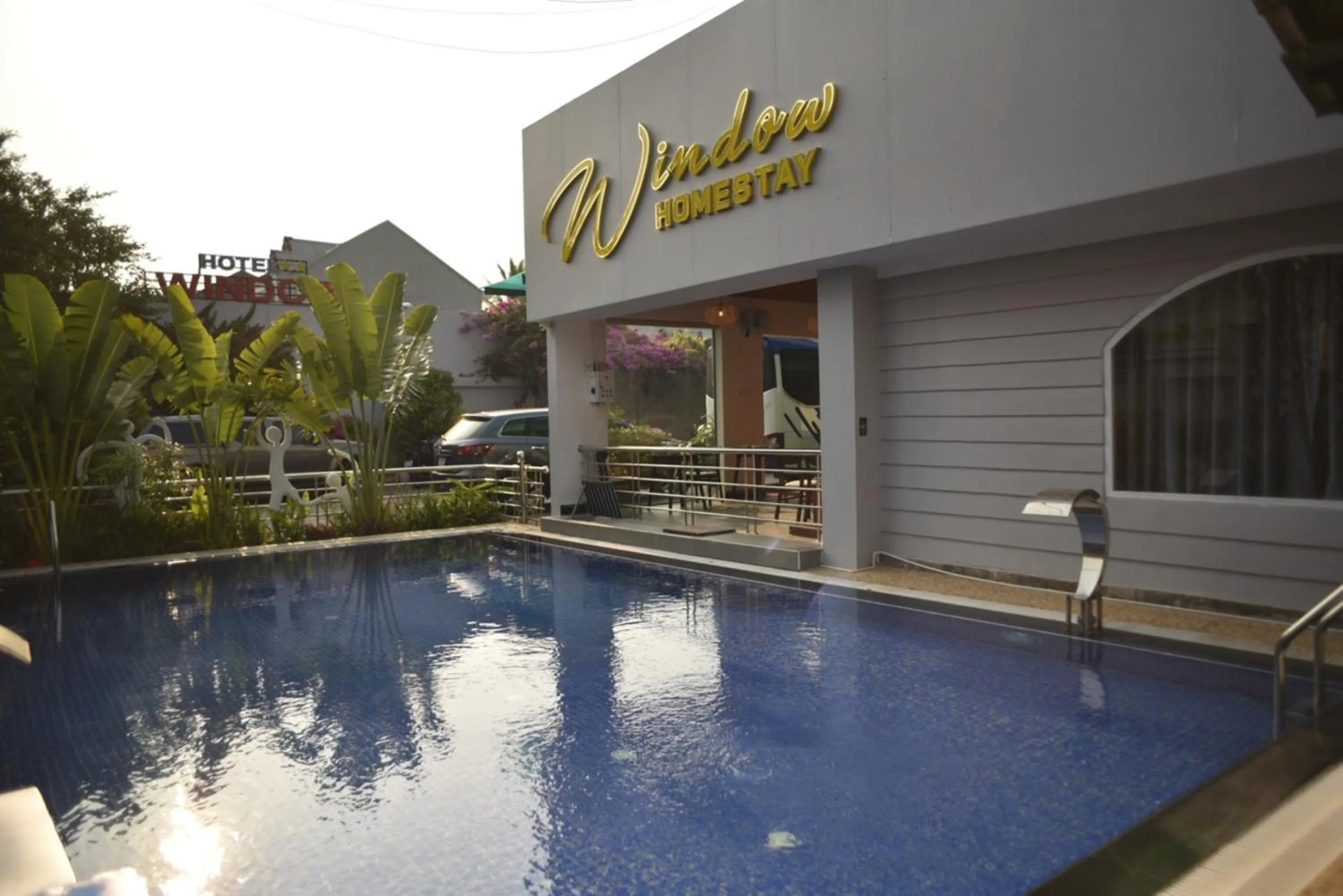 Swimming pool in Window Homestay