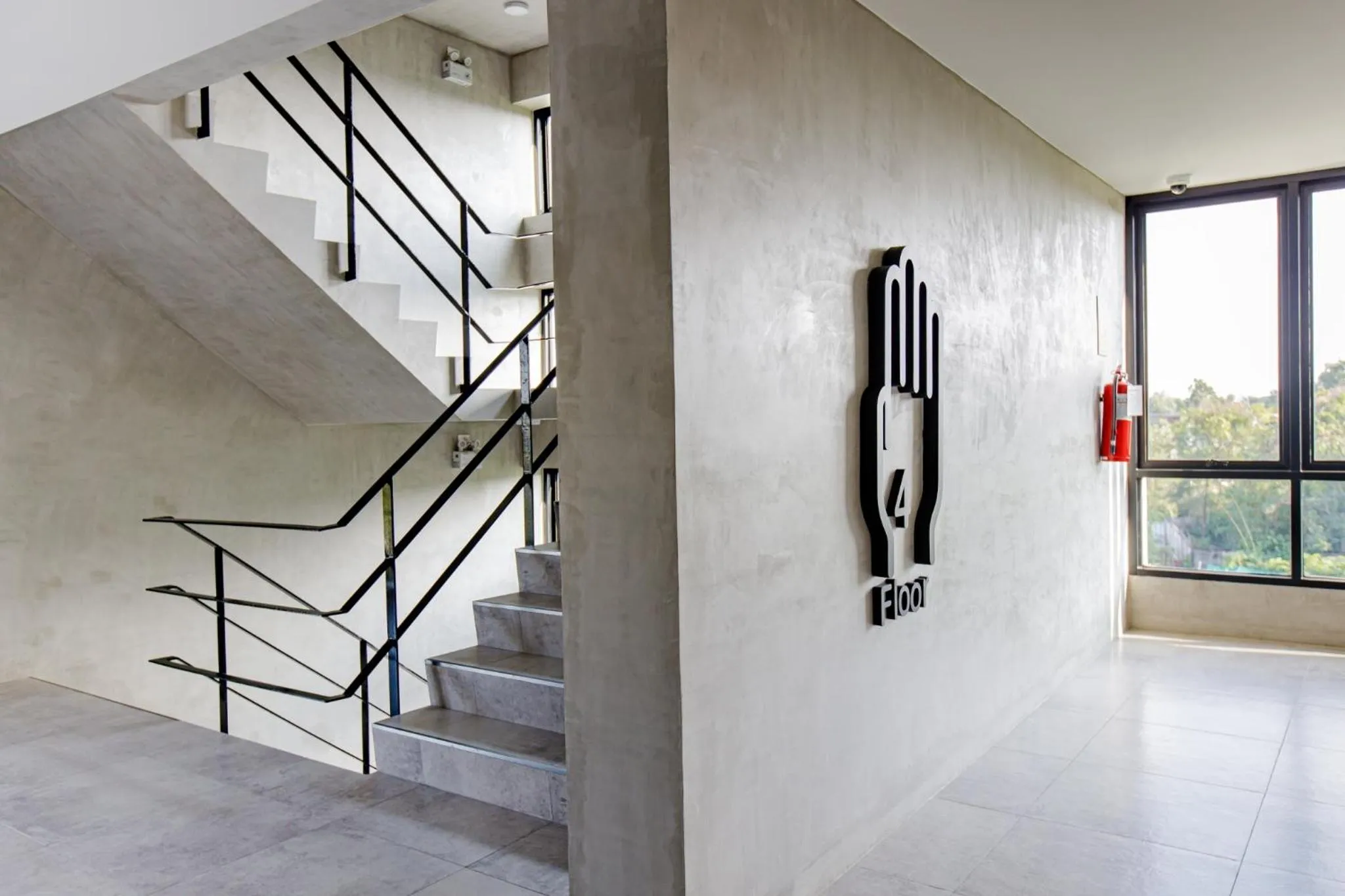 Area and facilities in Le Lert Hotel Ratchaburi