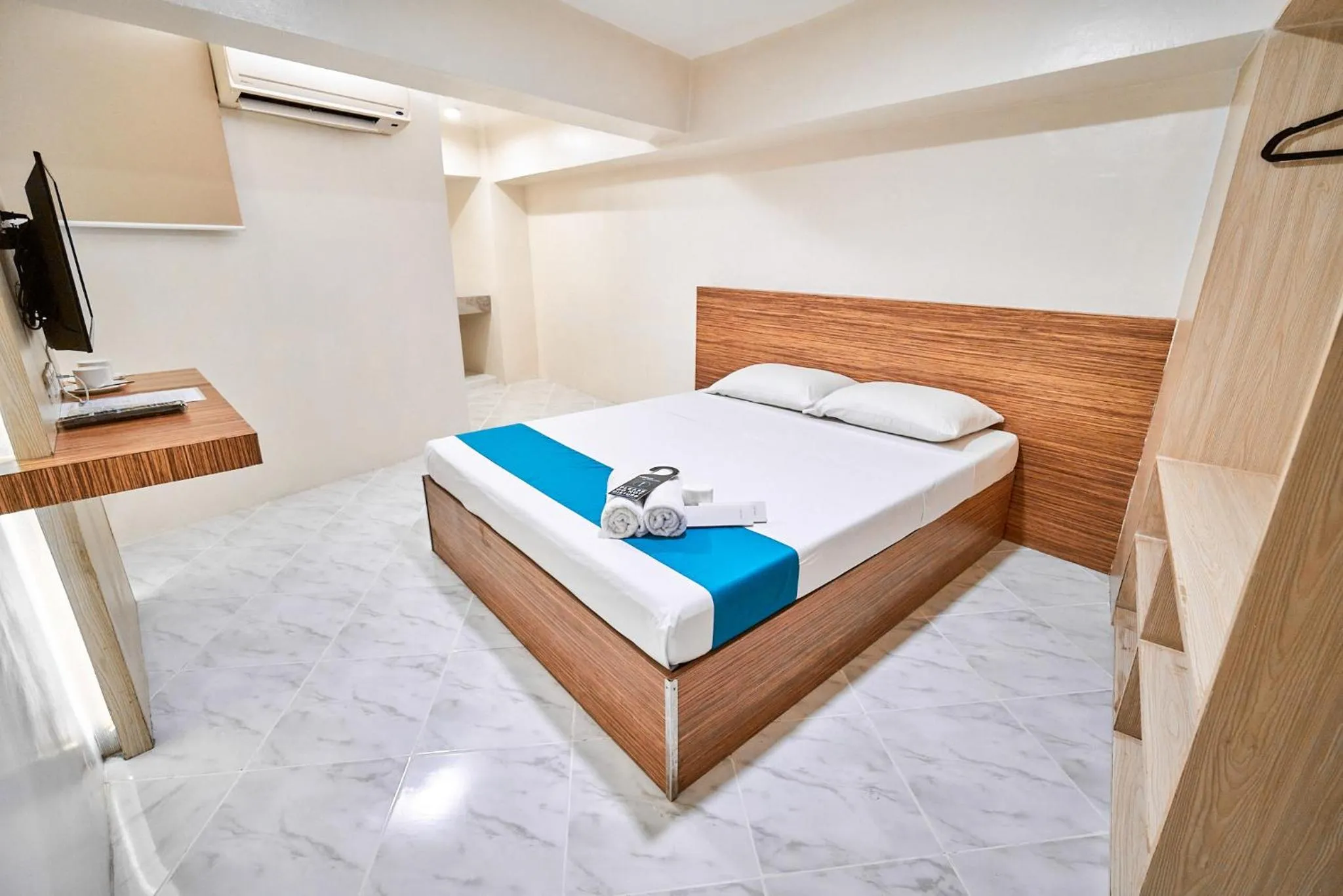 Photo of the whole room, Bed in Circuit Hostel