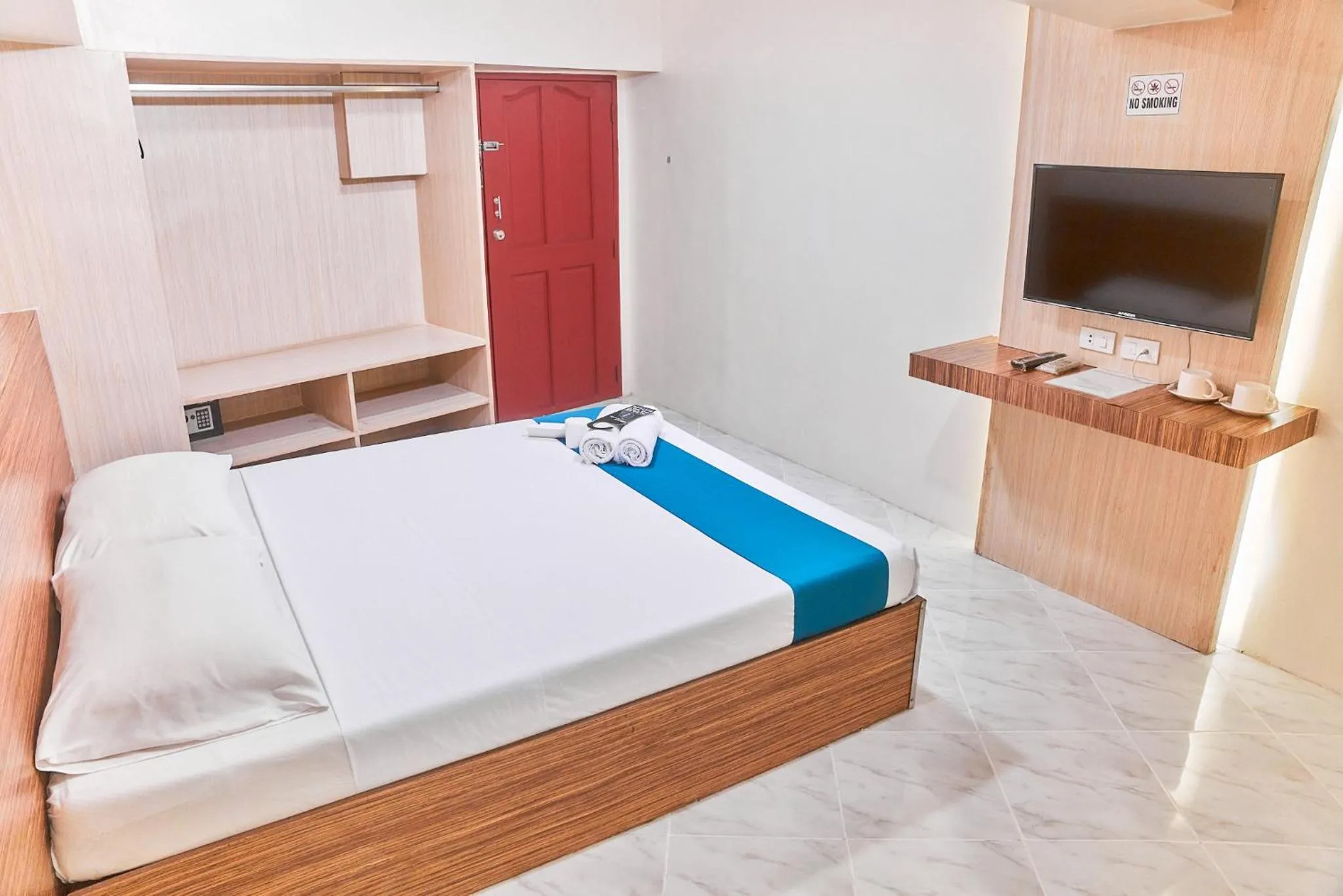 Photo of the whole room, Bed in Circuit Hostel