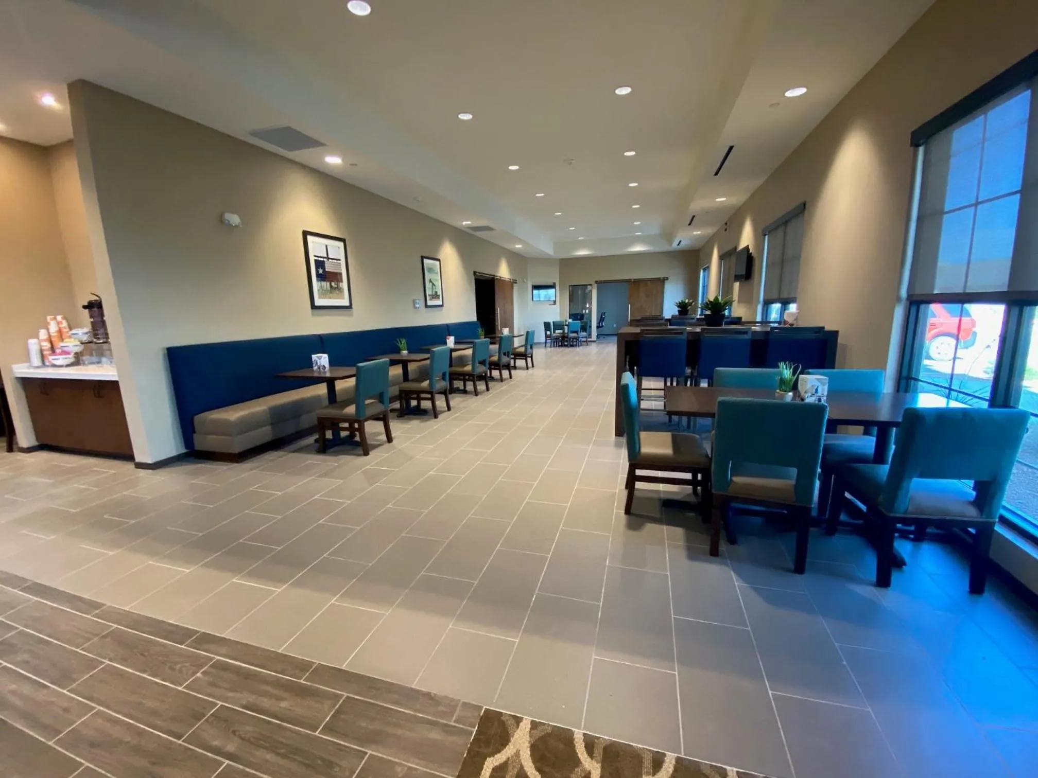 Lobby or reception in Comfort Suites Midland West