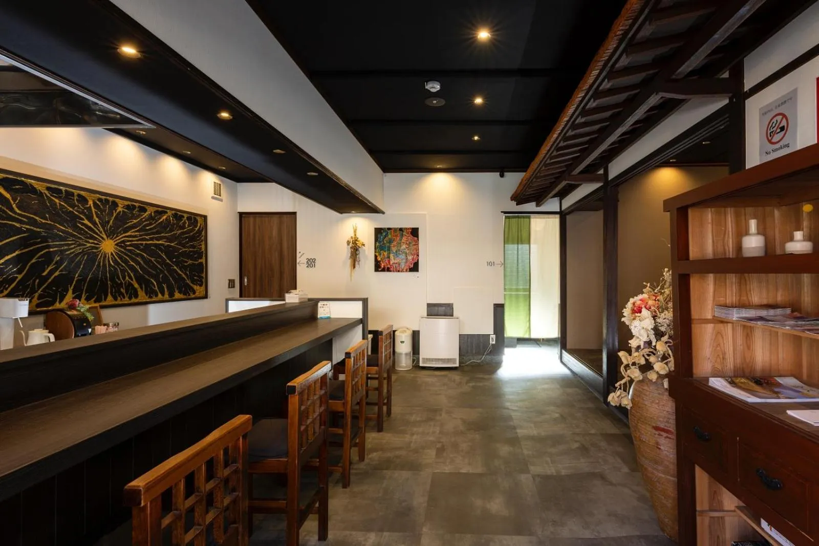 Kitchen or kitchenette in Yuimaru EAST - 最大18名貸切OK