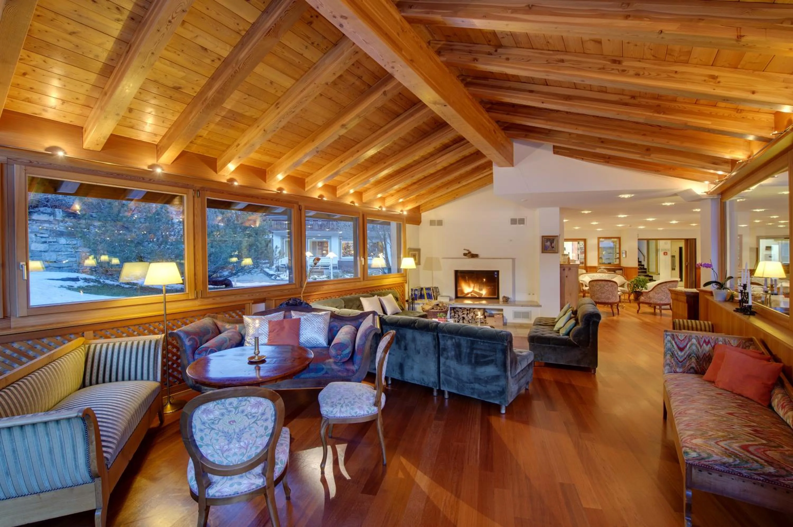 Lounge or bar in Hotel Metropol & Spa Zermatt