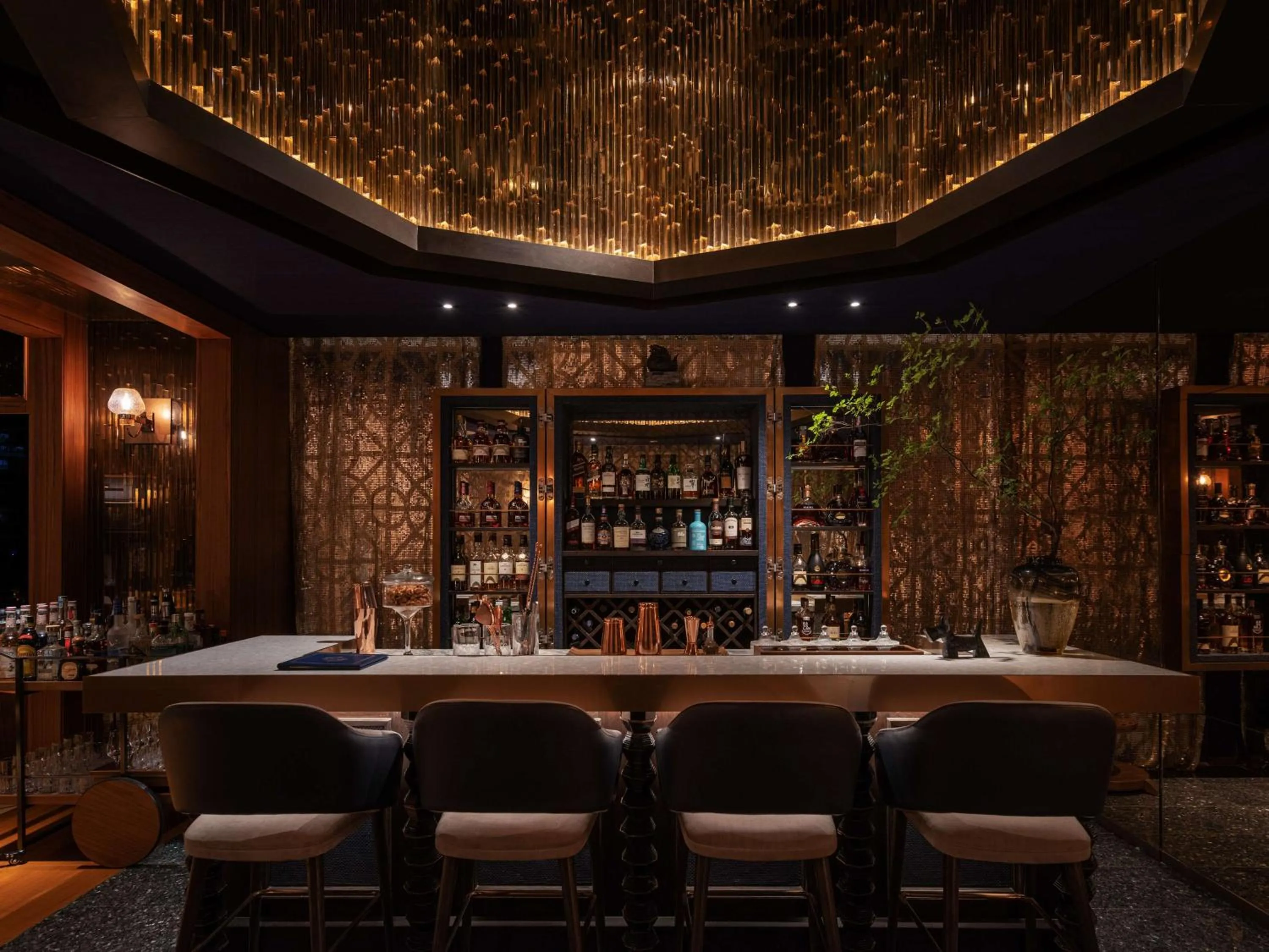 Lounge or bar in Waldorf Astoria Xiamen