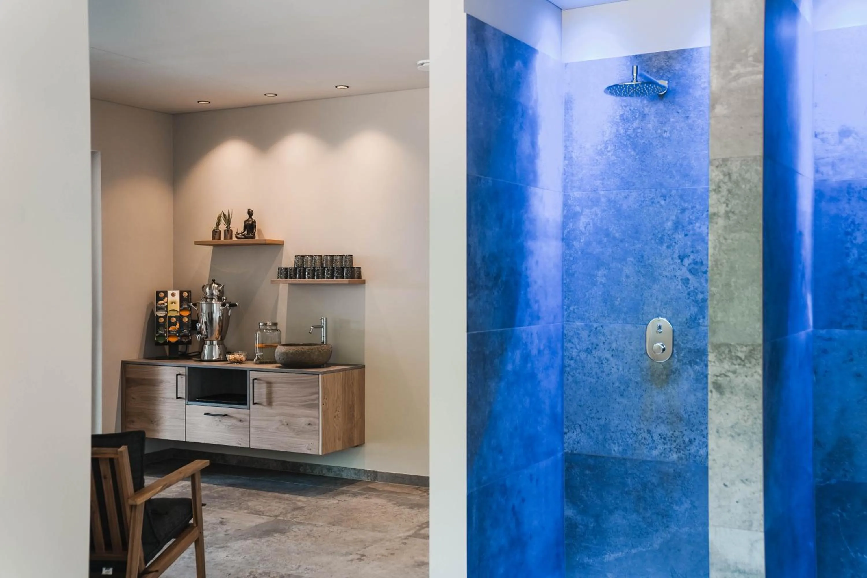 Shower in Guesthouse Karnatsch