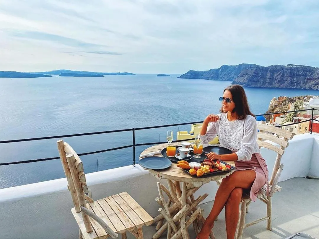 Kaleidoscope Oia Suites