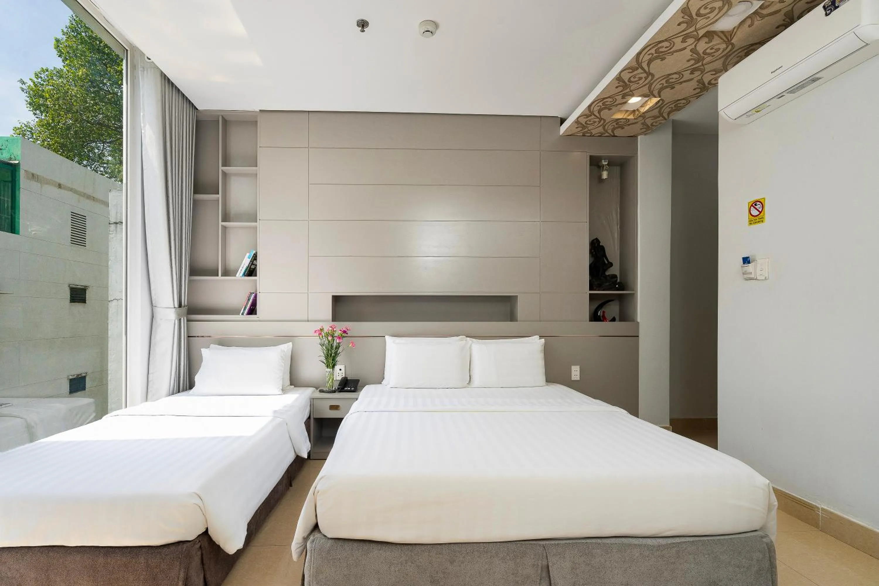 Photo of the whole room, Bed in Lucky Star Hotel Nguyen Trai Q5