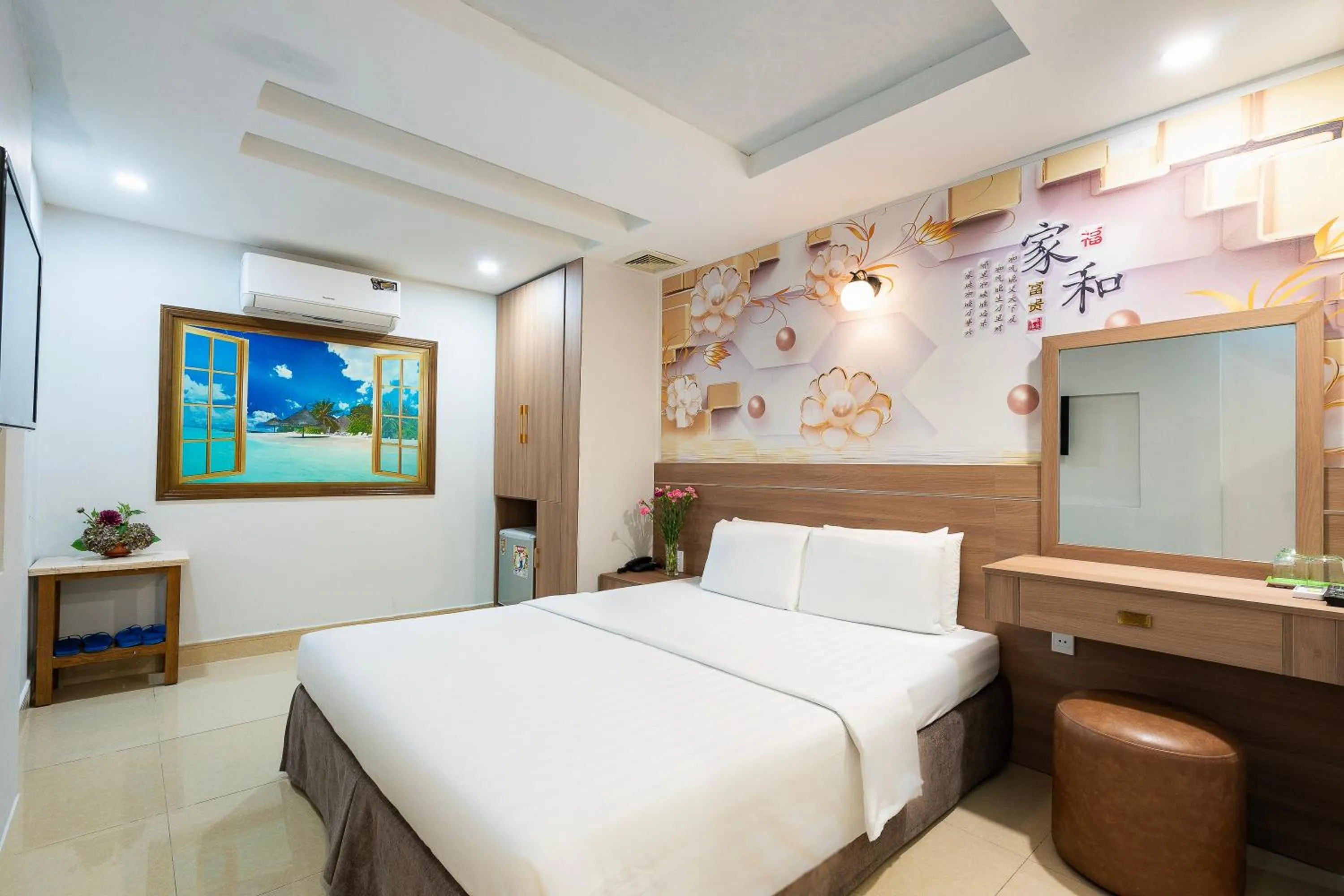 Photo of the whole room, Bed in Lucky Star Hotel Nguyen Trai Q5