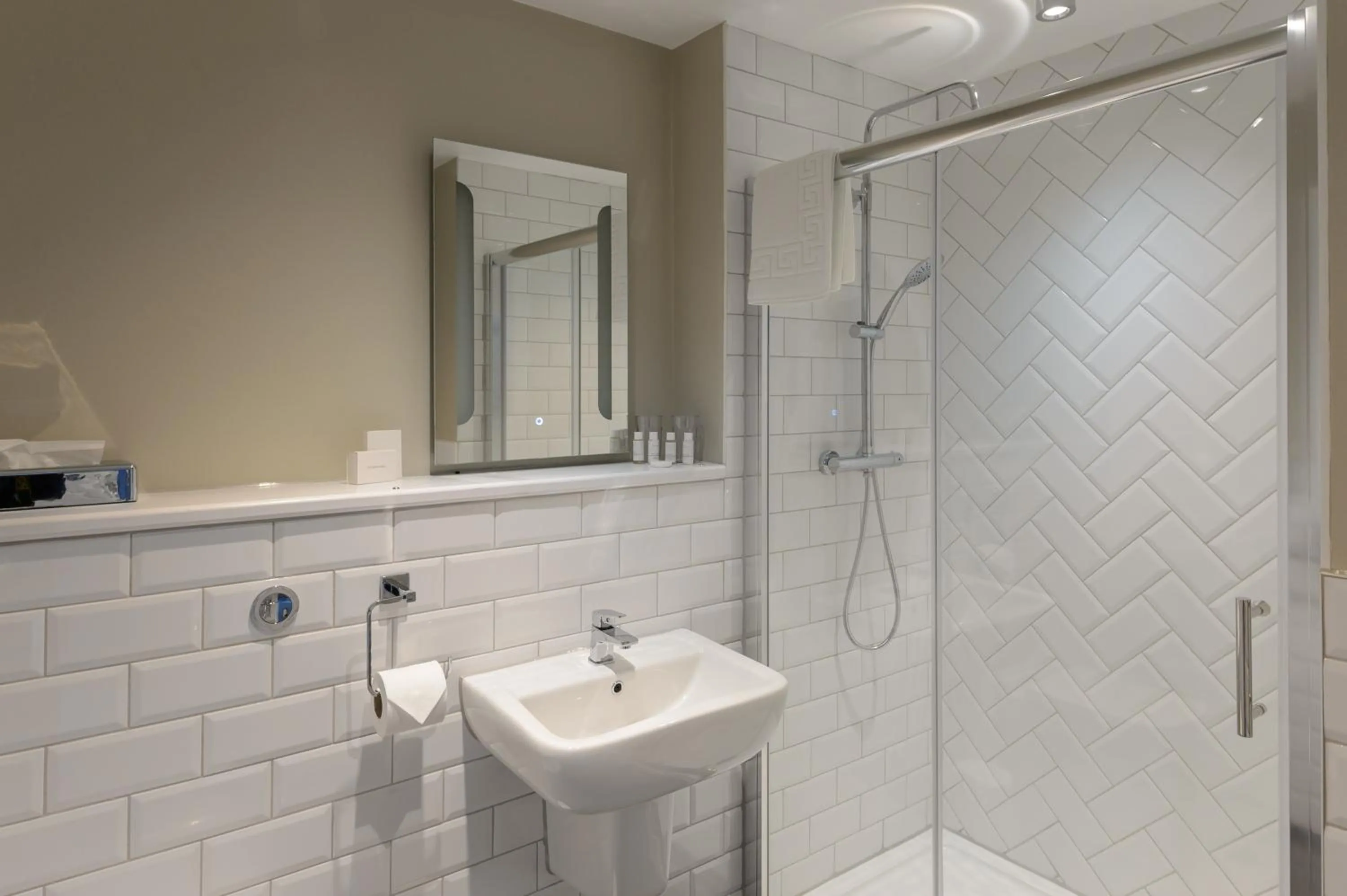 Bathroom in Balfour Arms