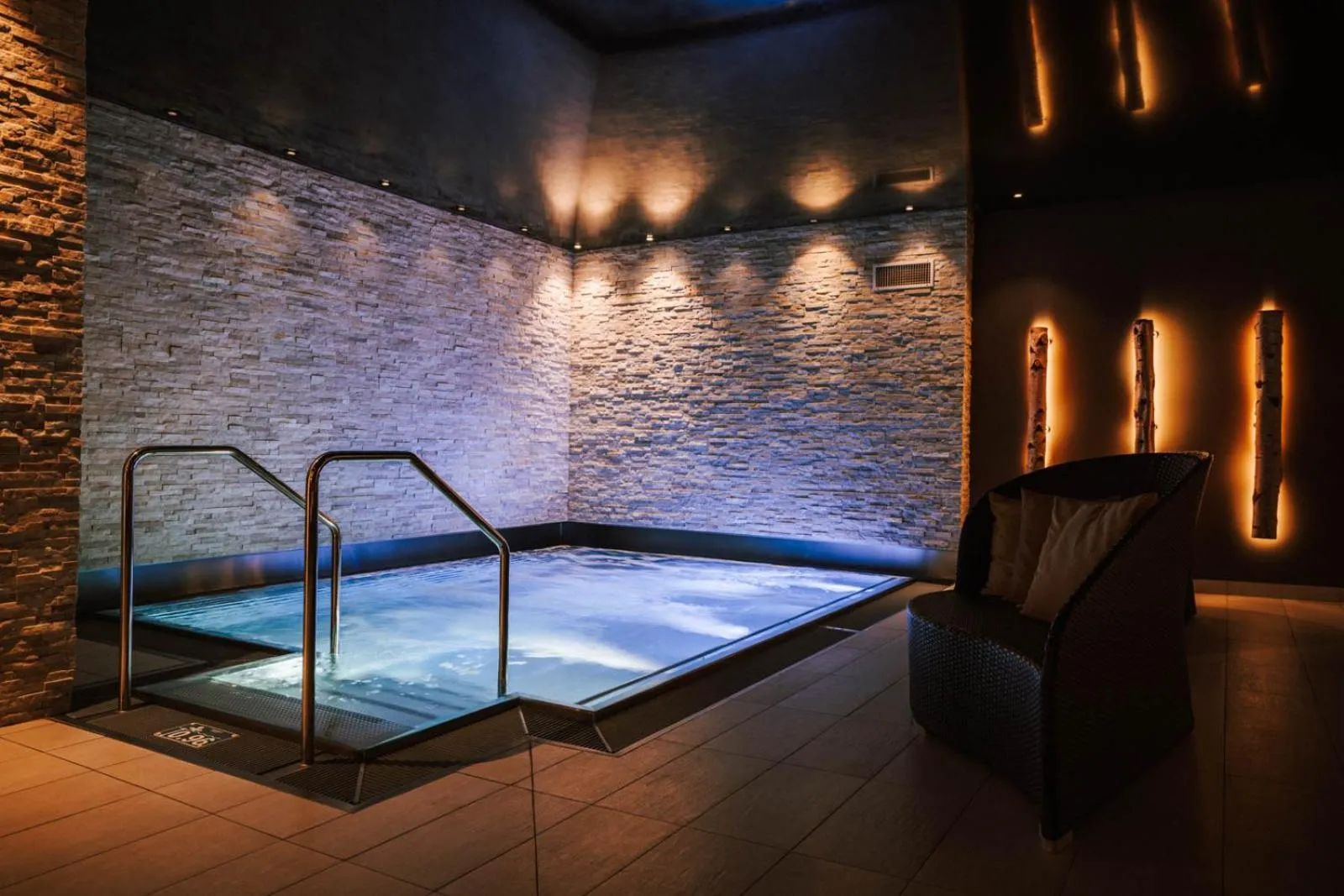 Hot Tub in Europe Hotel & Spa