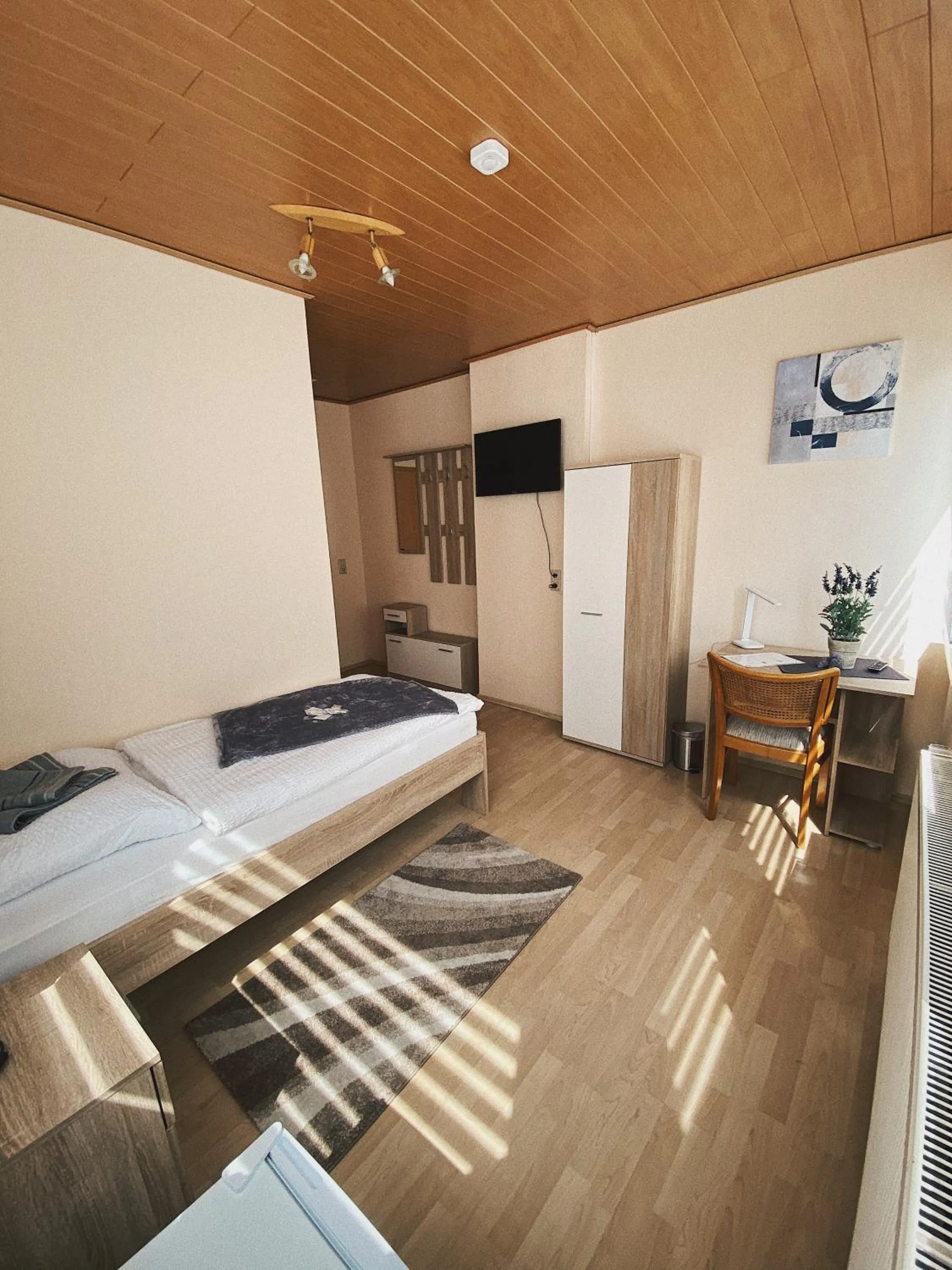 Photo of the whole room, Bed in Pension Lavendel