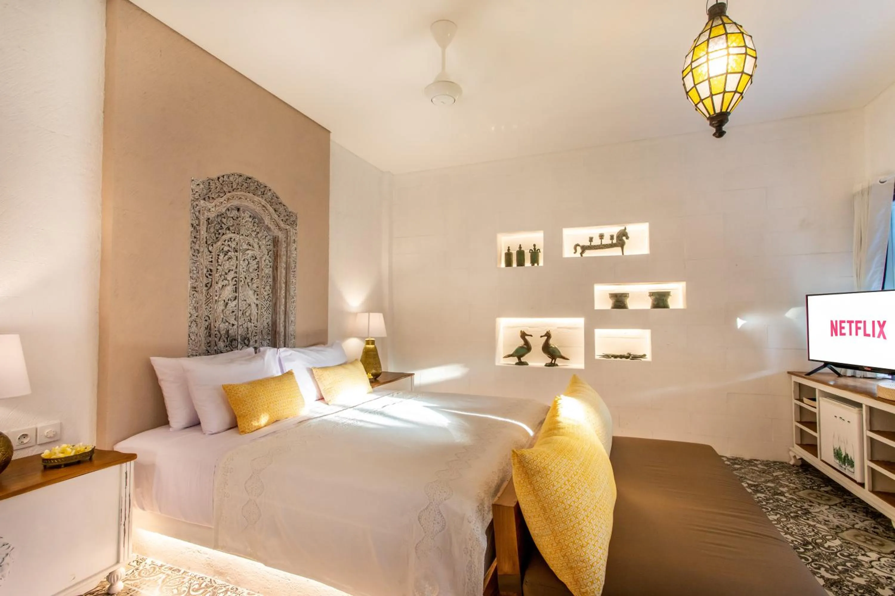 TV and multimedia, Bed in PinkPrivate Sanur - for Cool Adults Only