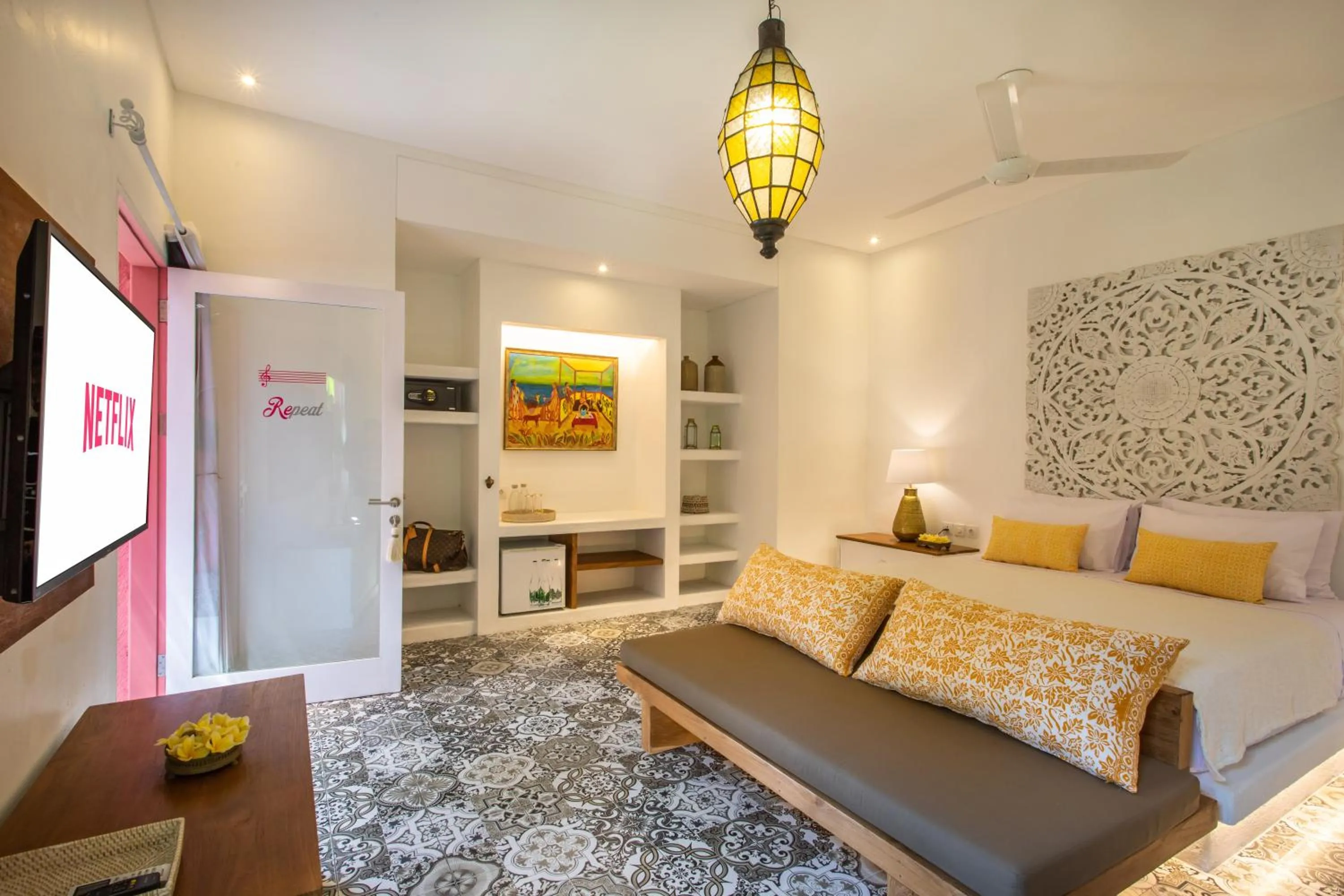 TV and multimedia, Bed in PinkPrivate Sanur - for Cool Adults Only