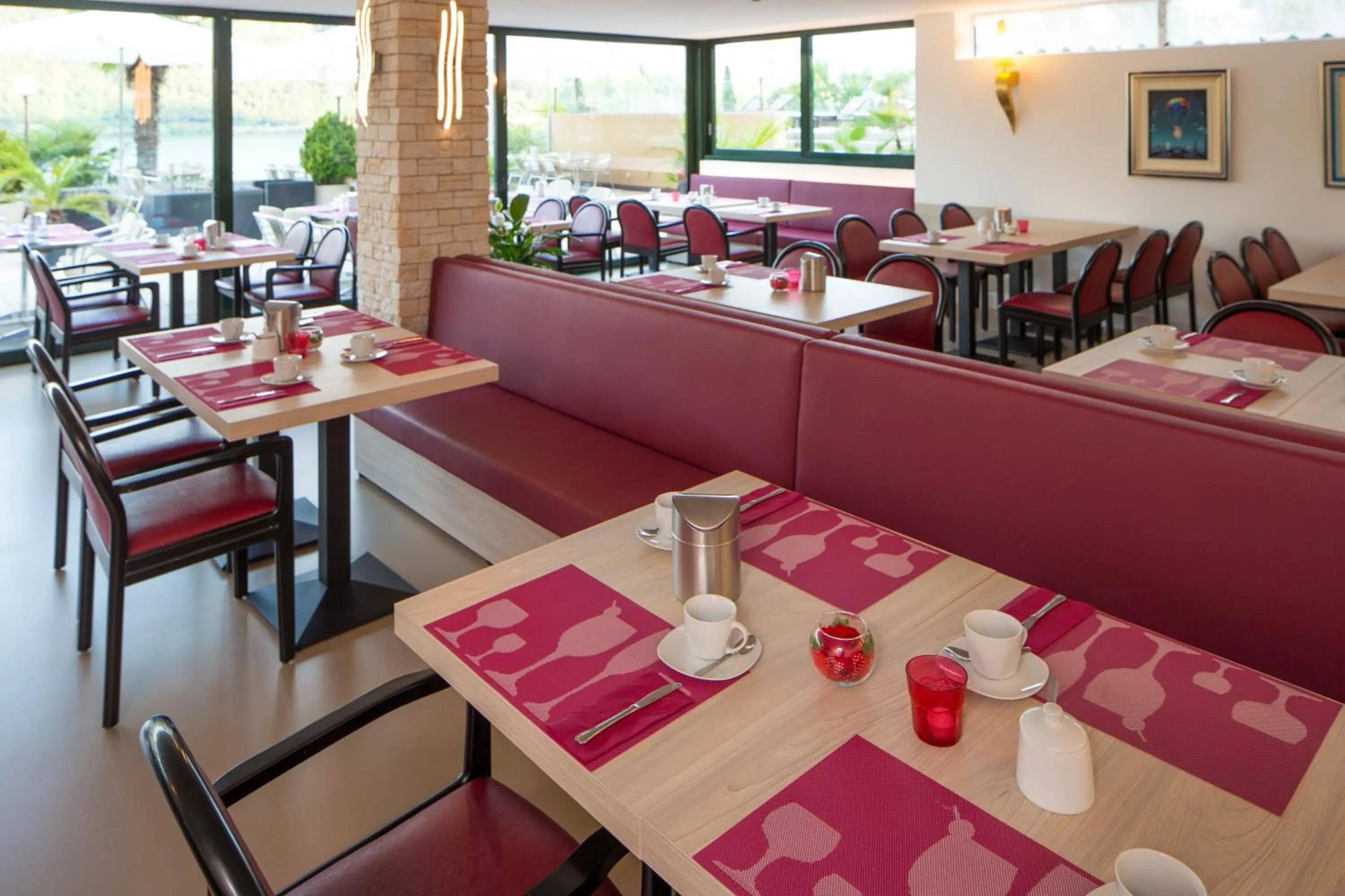 Restaurant/places to eat in Hotel Campione