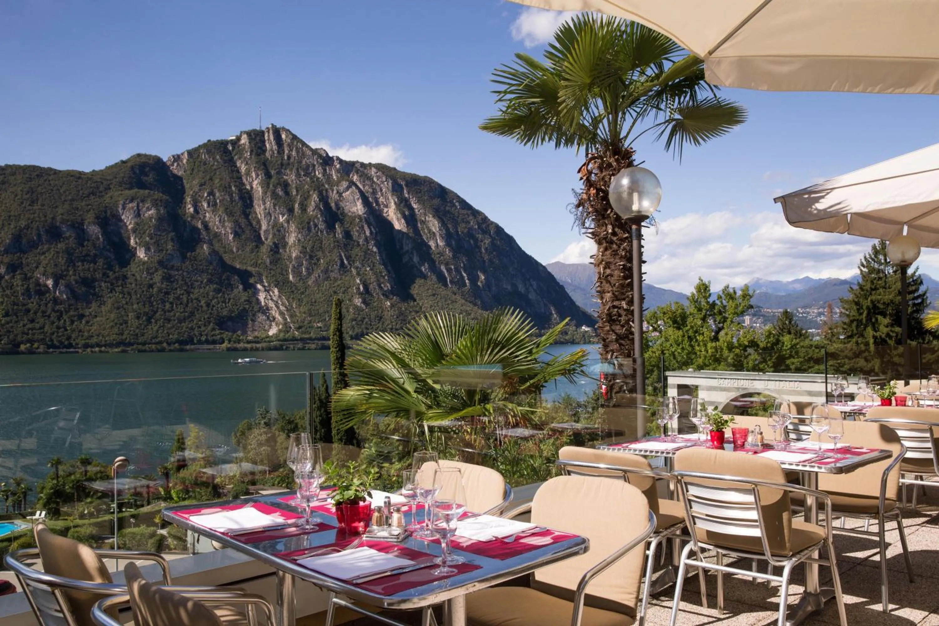Restaurant/places to eat in Hotel Campione