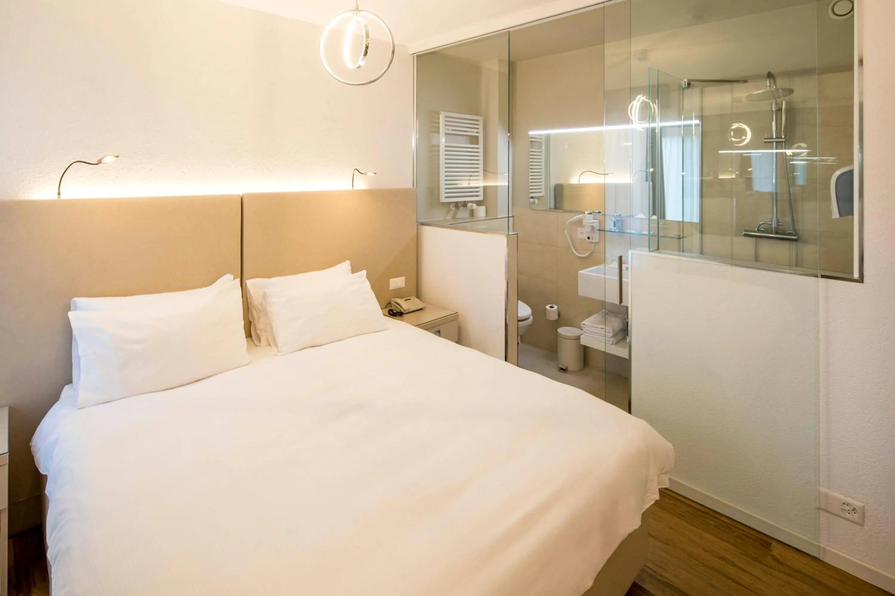 Shower, Bed in Hotel Campione