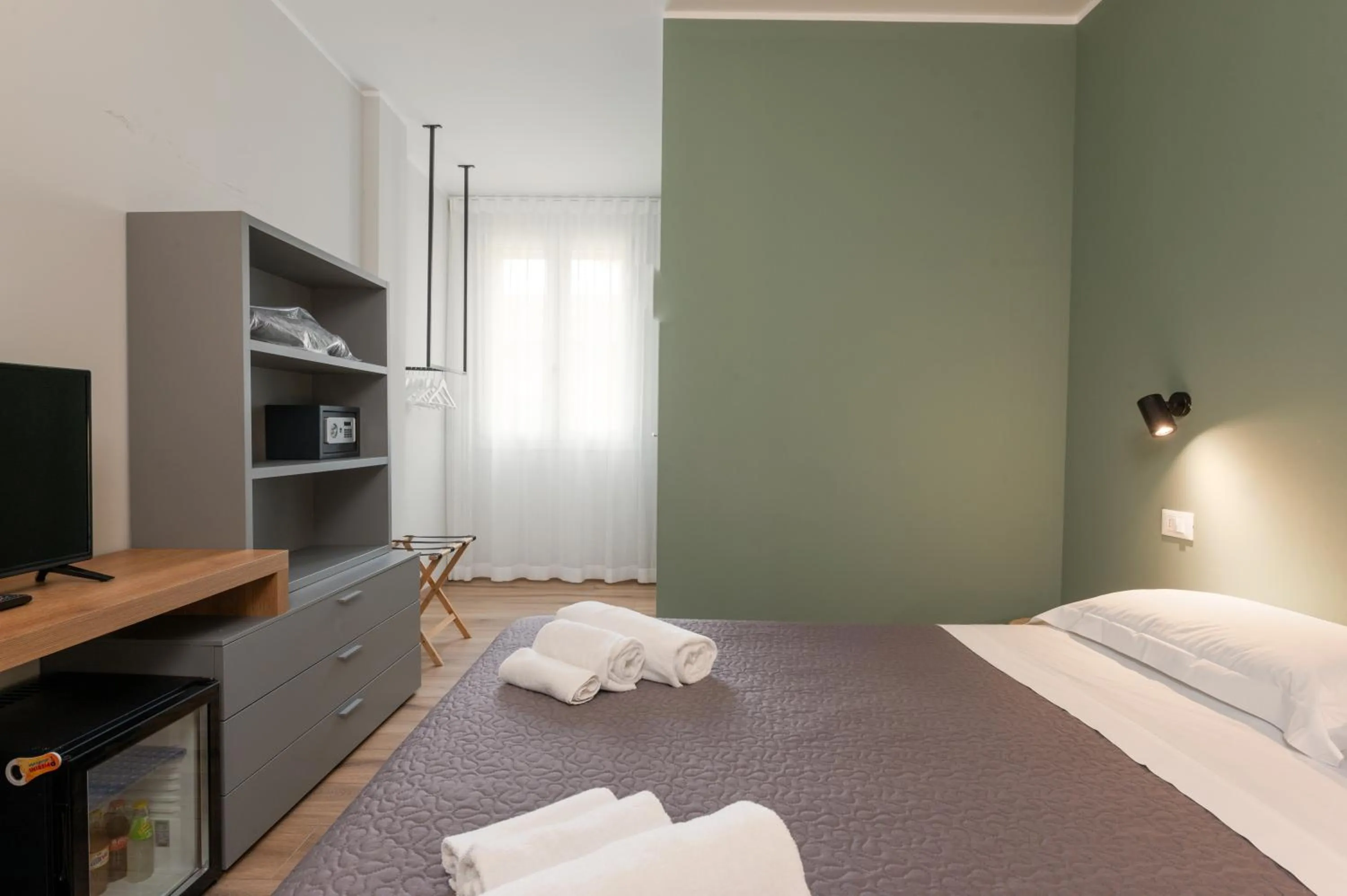 Bedroom, Bed in Hotel Perla