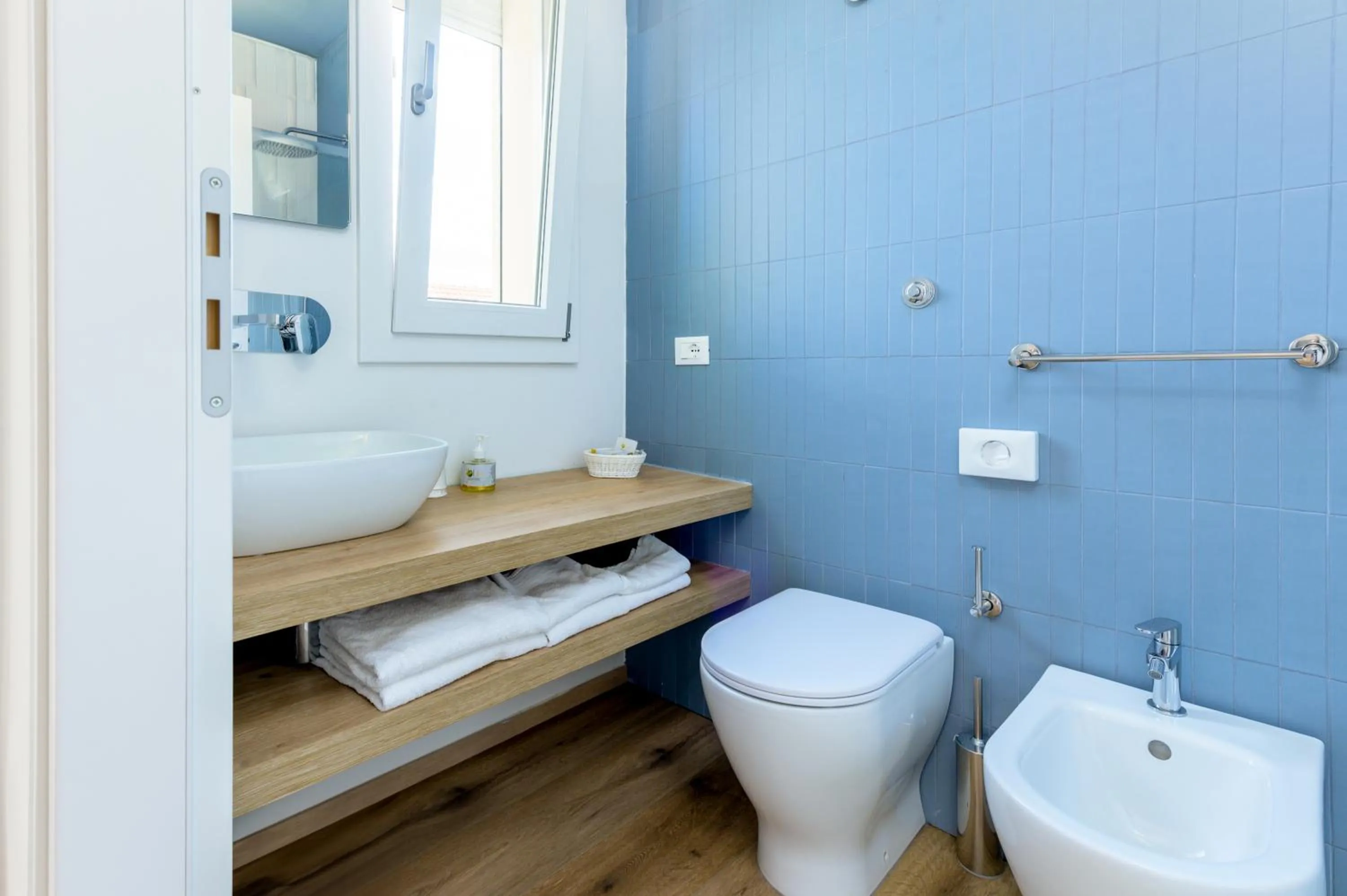 Toilet in Hotel Perla