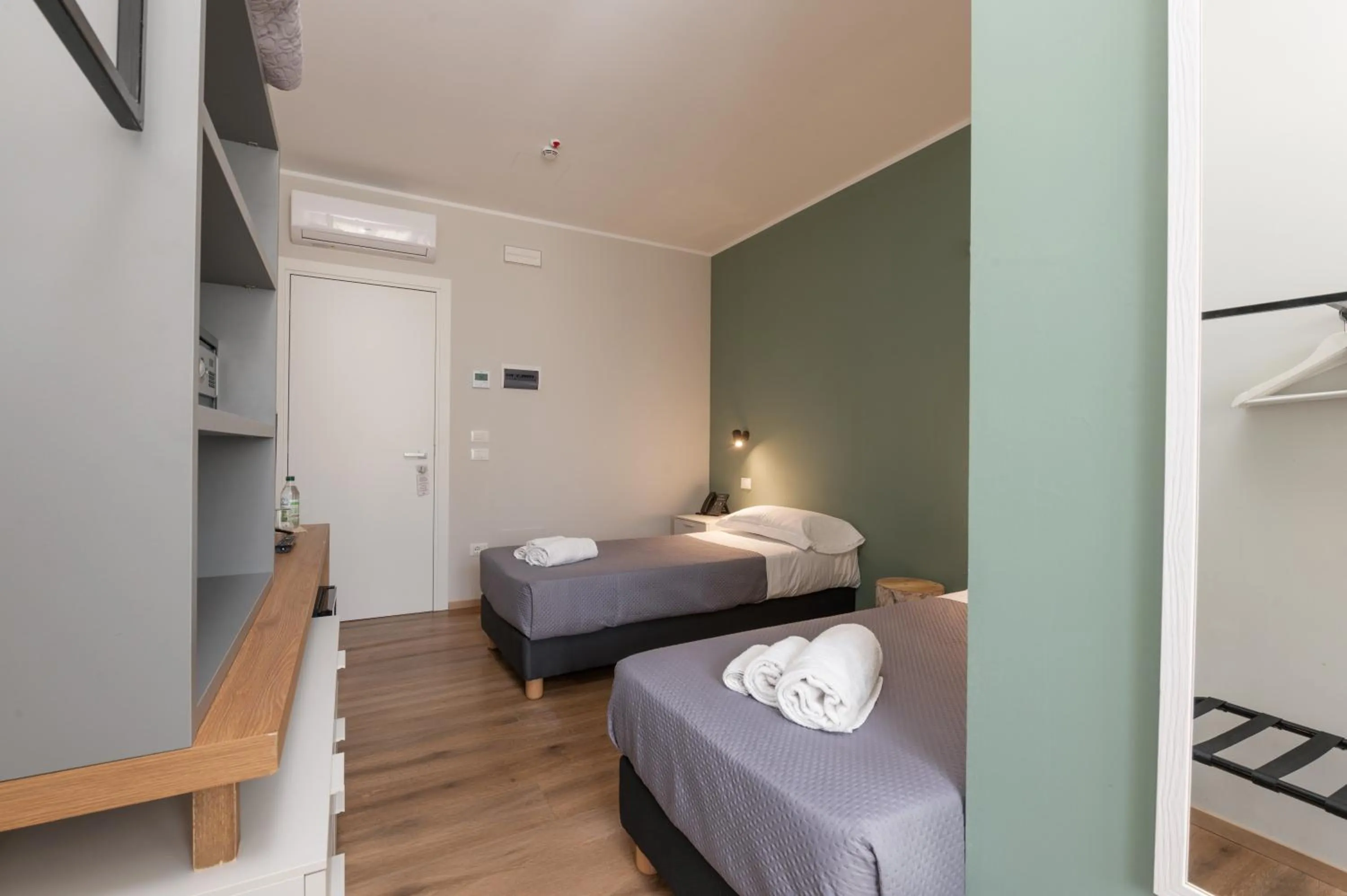 Bedroom, Bed in Hotel Perla