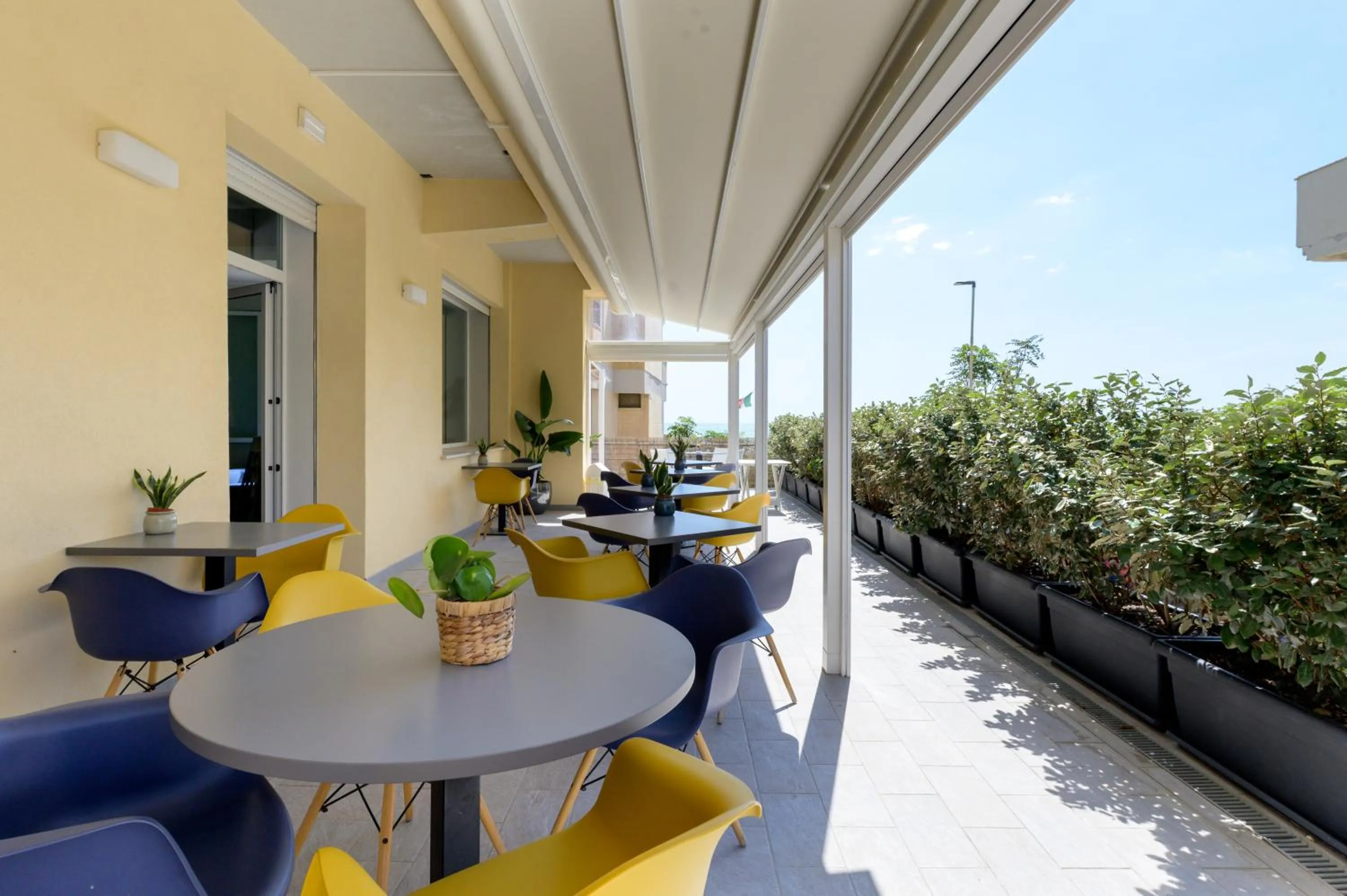 Patio in Hotel Perla