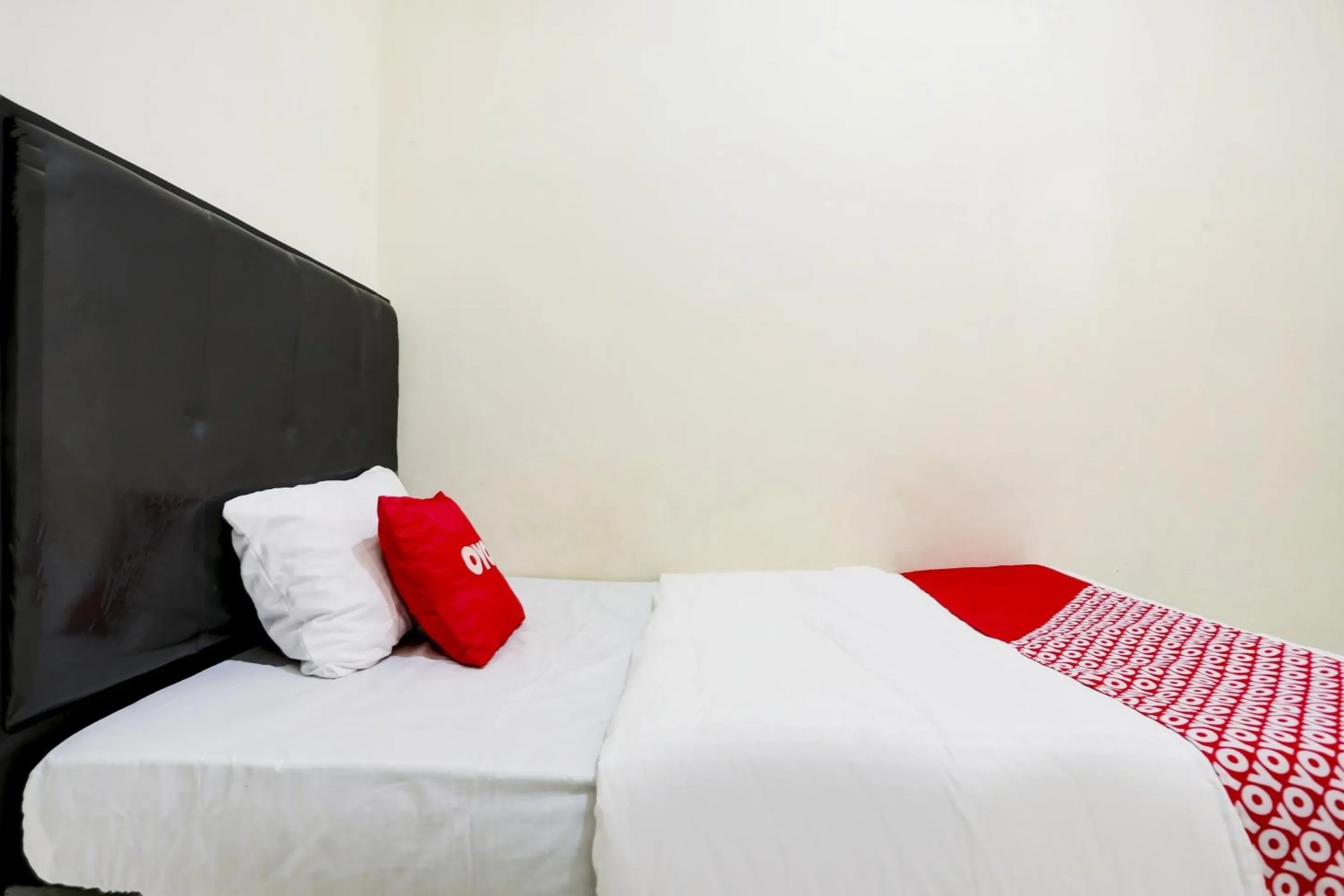 Bedroom, Bed in OYO Life 90190 Asha Kost Syariah