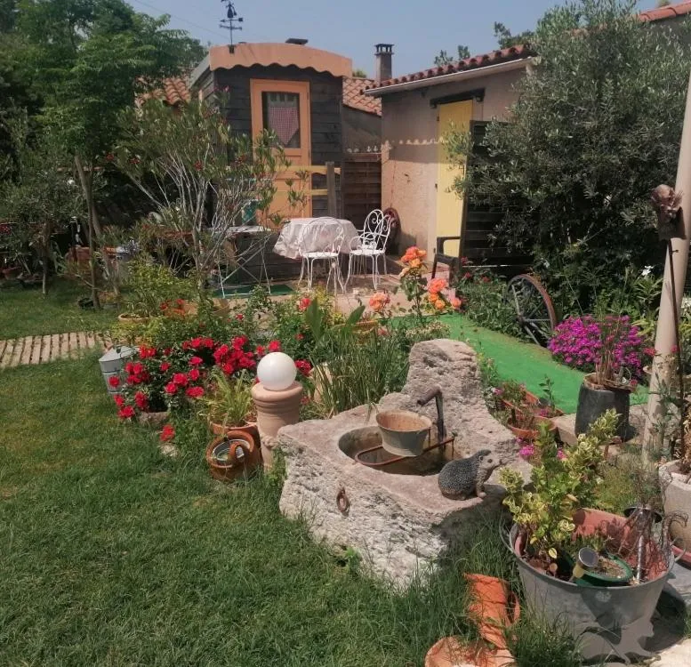 Patio in la fée viviane et michel l'enchanteur