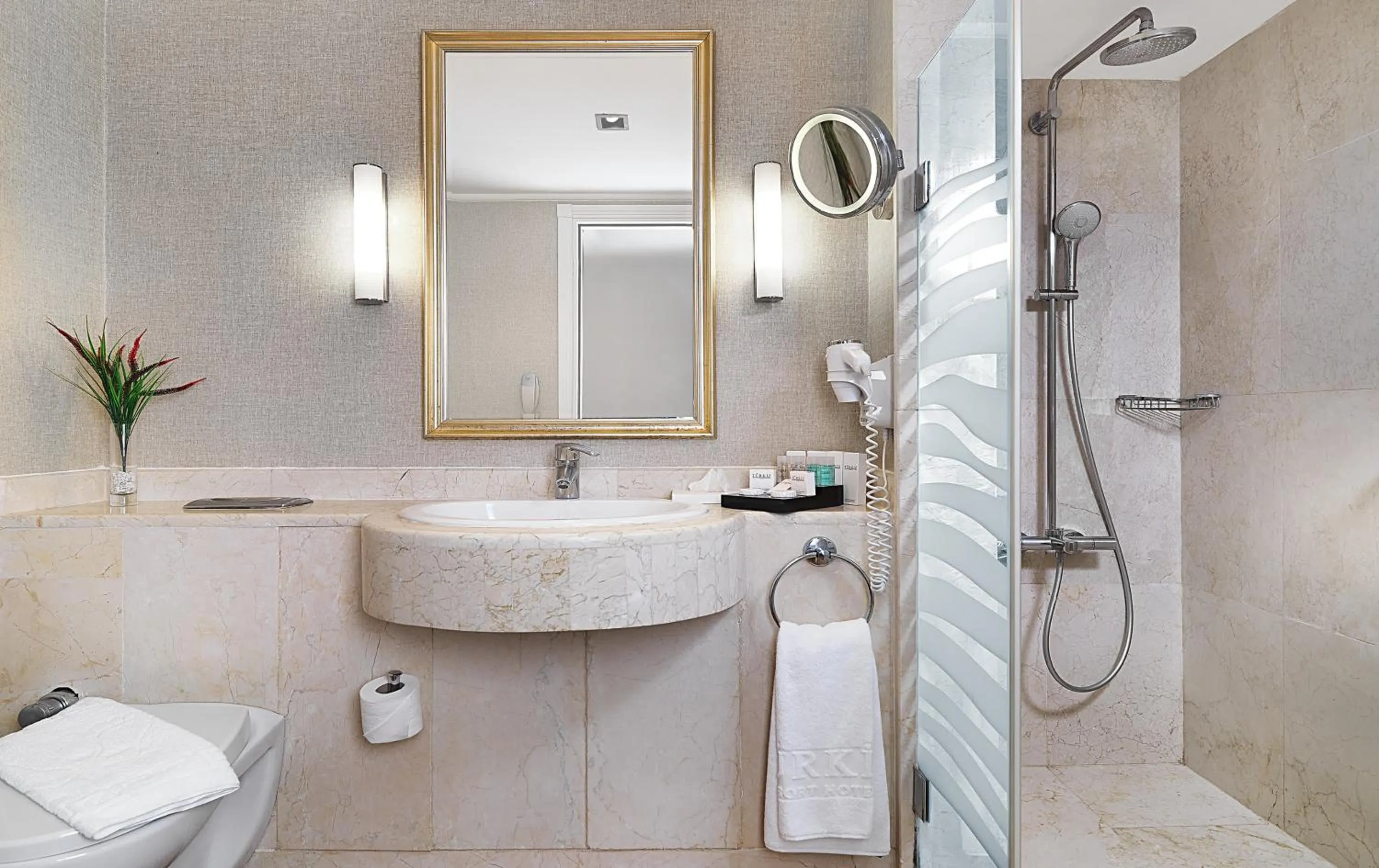 Shower in Imperial Türkiz Resort Hotel & SPA