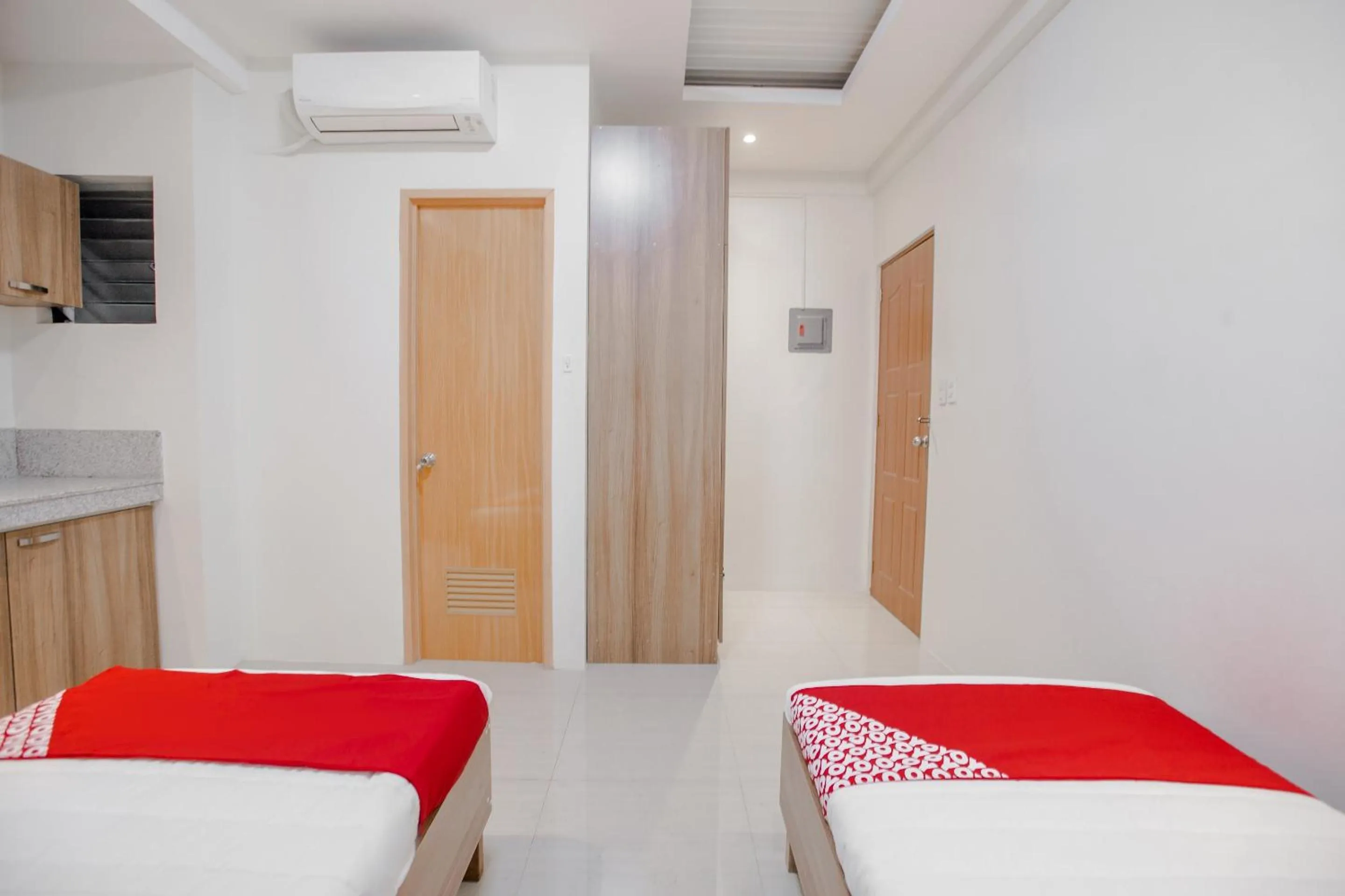 Bedroom in OYO 605 The Quarters