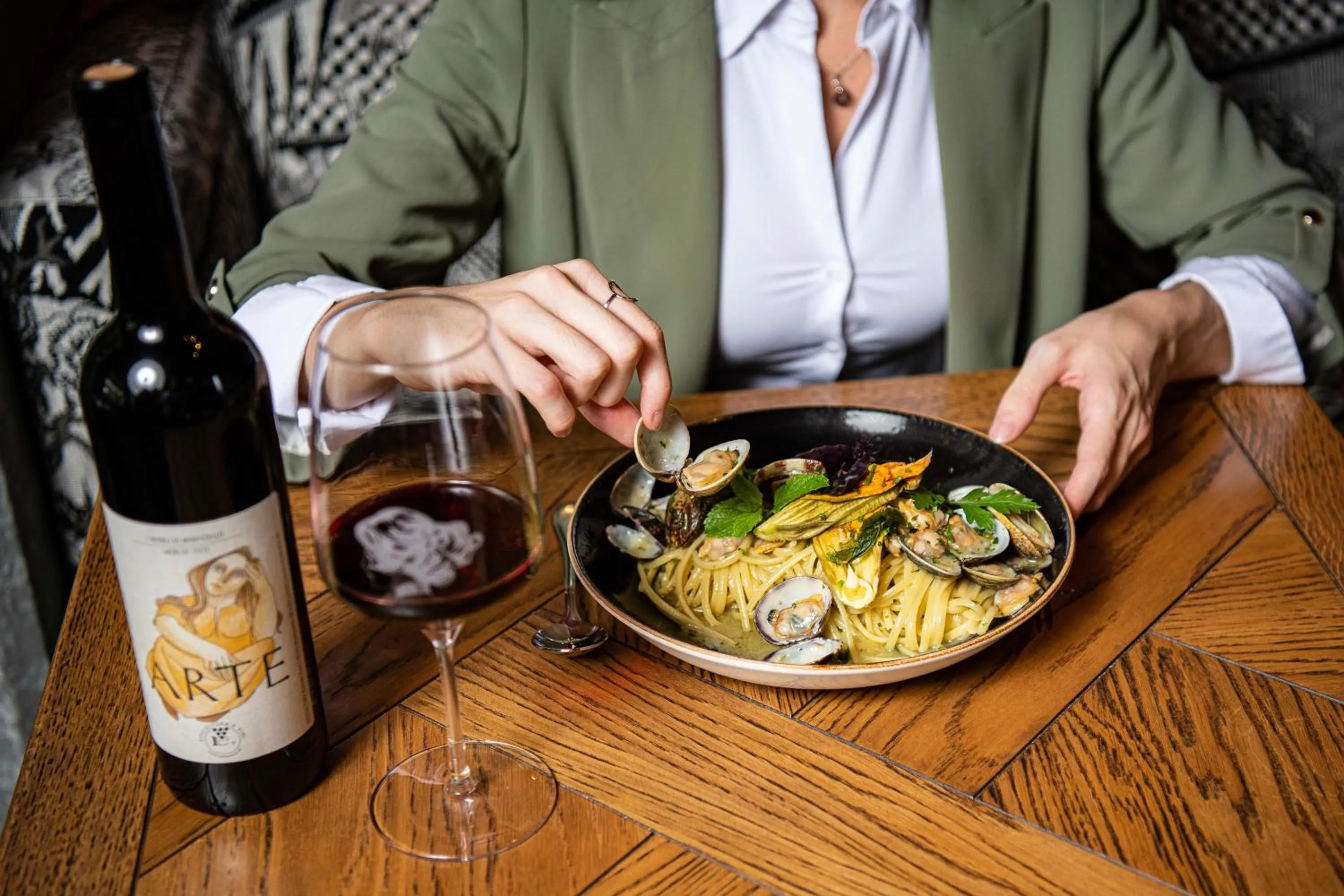 Restaurant/places to eat in The Home Hotel Zürich - a member of DESIGN HOTELS