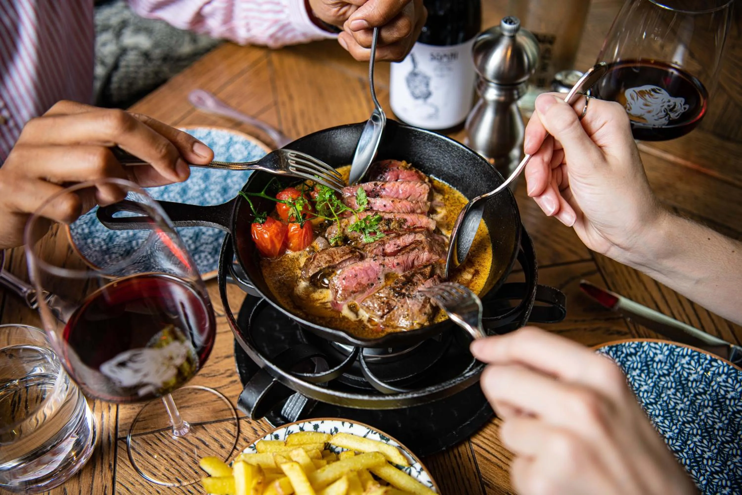 Restaurant/places to eat in The Home Hotel Zürich - a member of DESIGN HOTELS