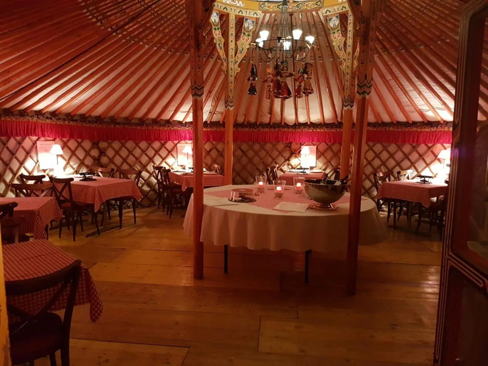 Restaurant/places to eat in Unique Hotel Innere Enge