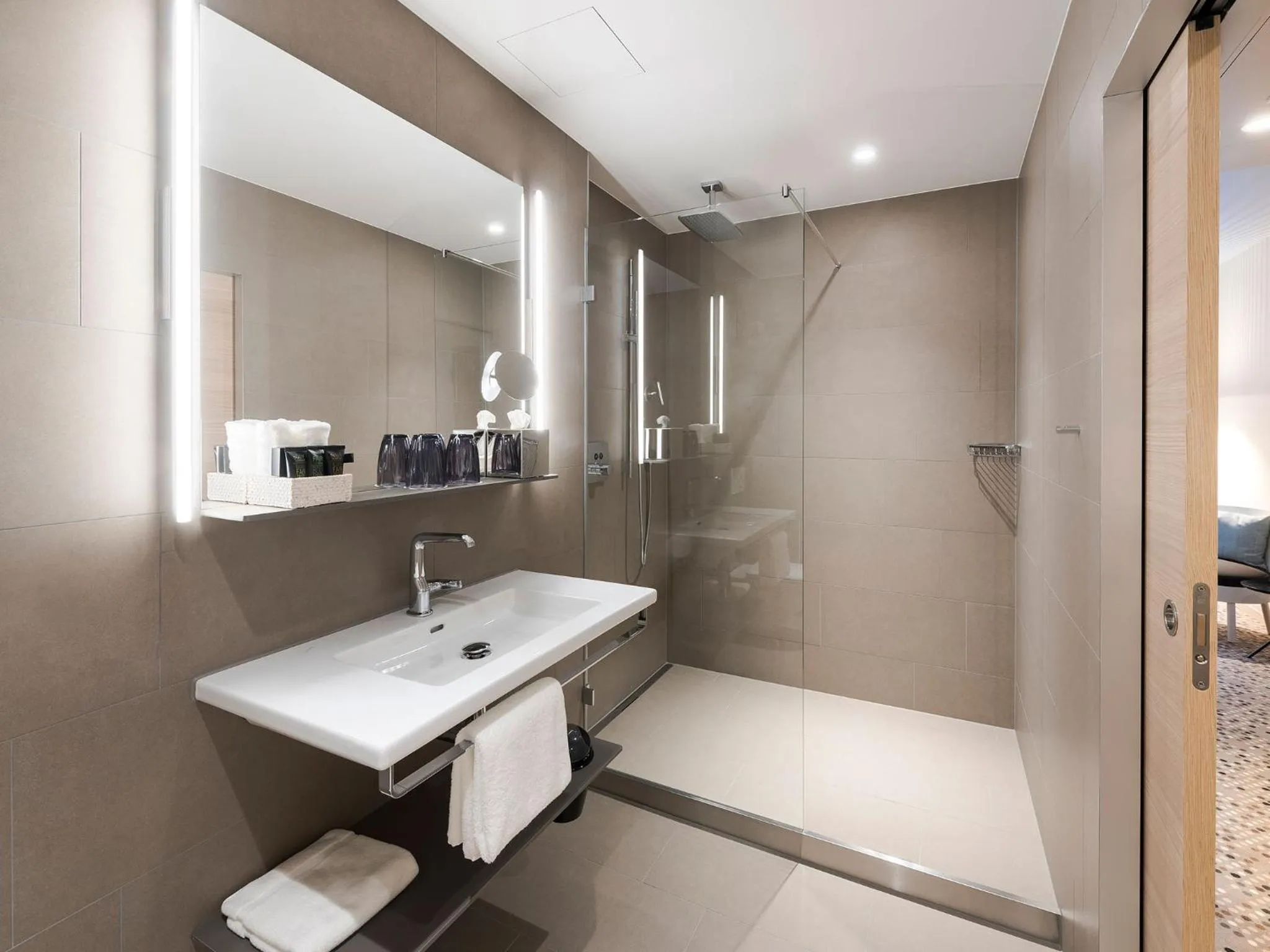 Shower in Hotel Savoy