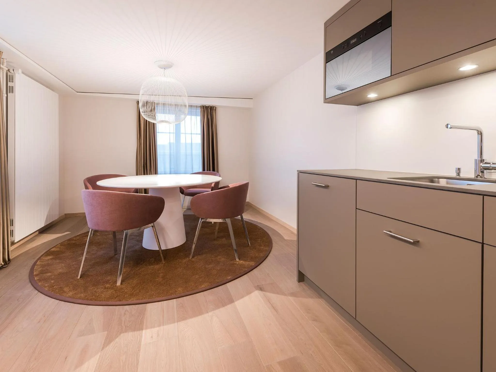 Kitchen or kitchenette in Hotel Savoy