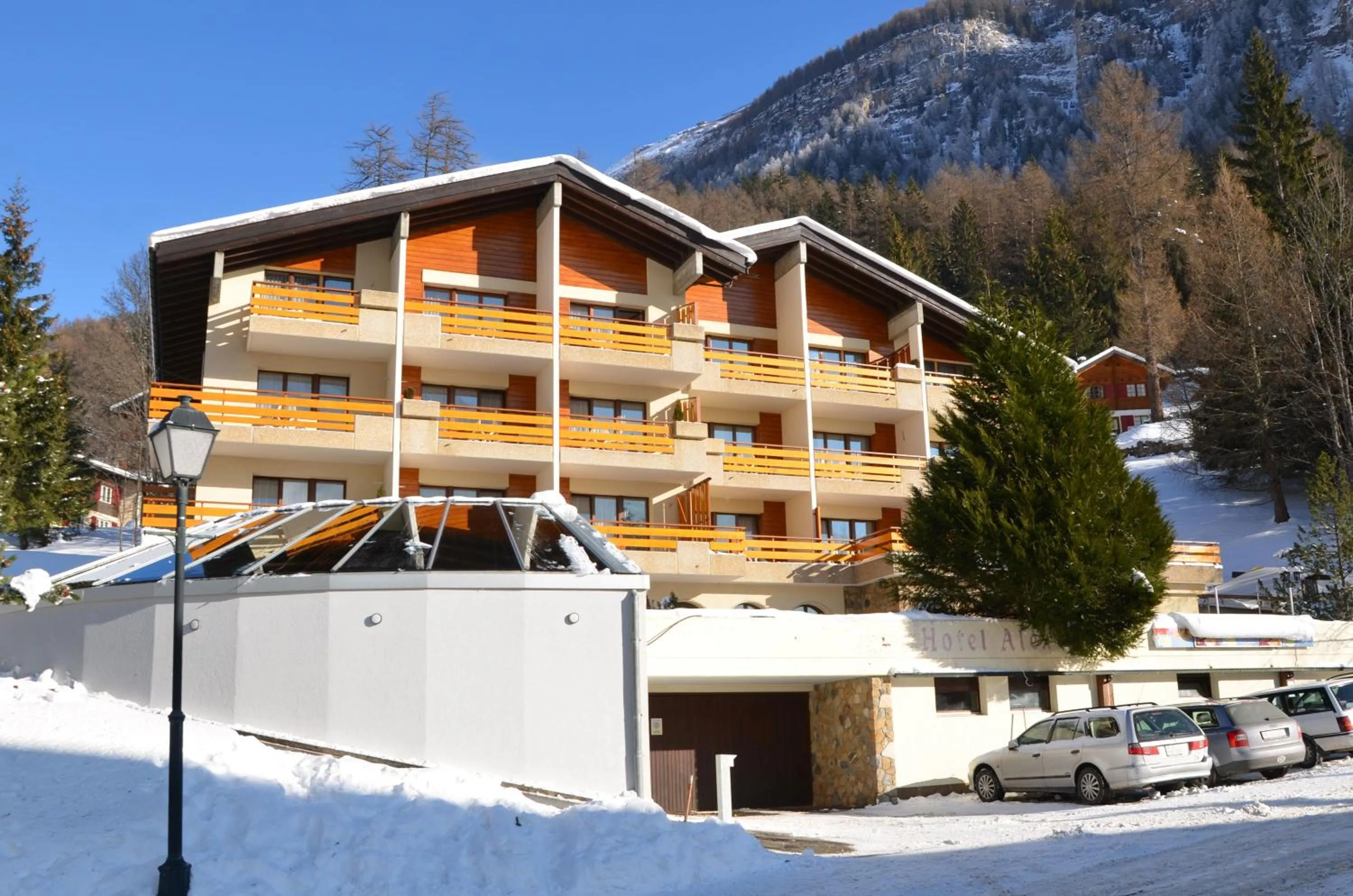 Facade/entrance in Hotel Alex