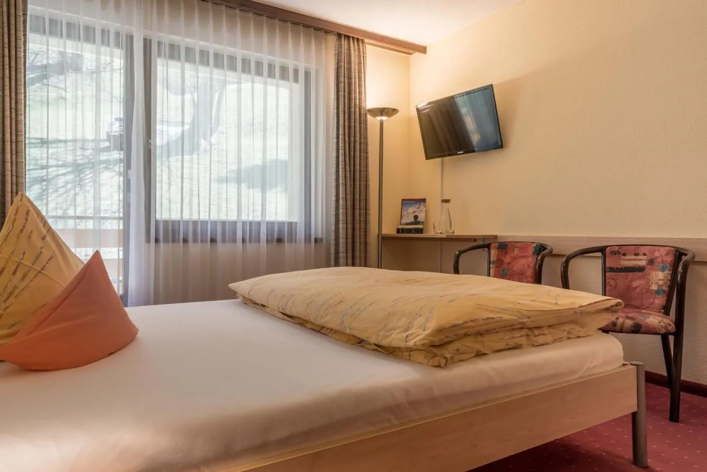 Photo of the whole room, Bed in Hotel Alex