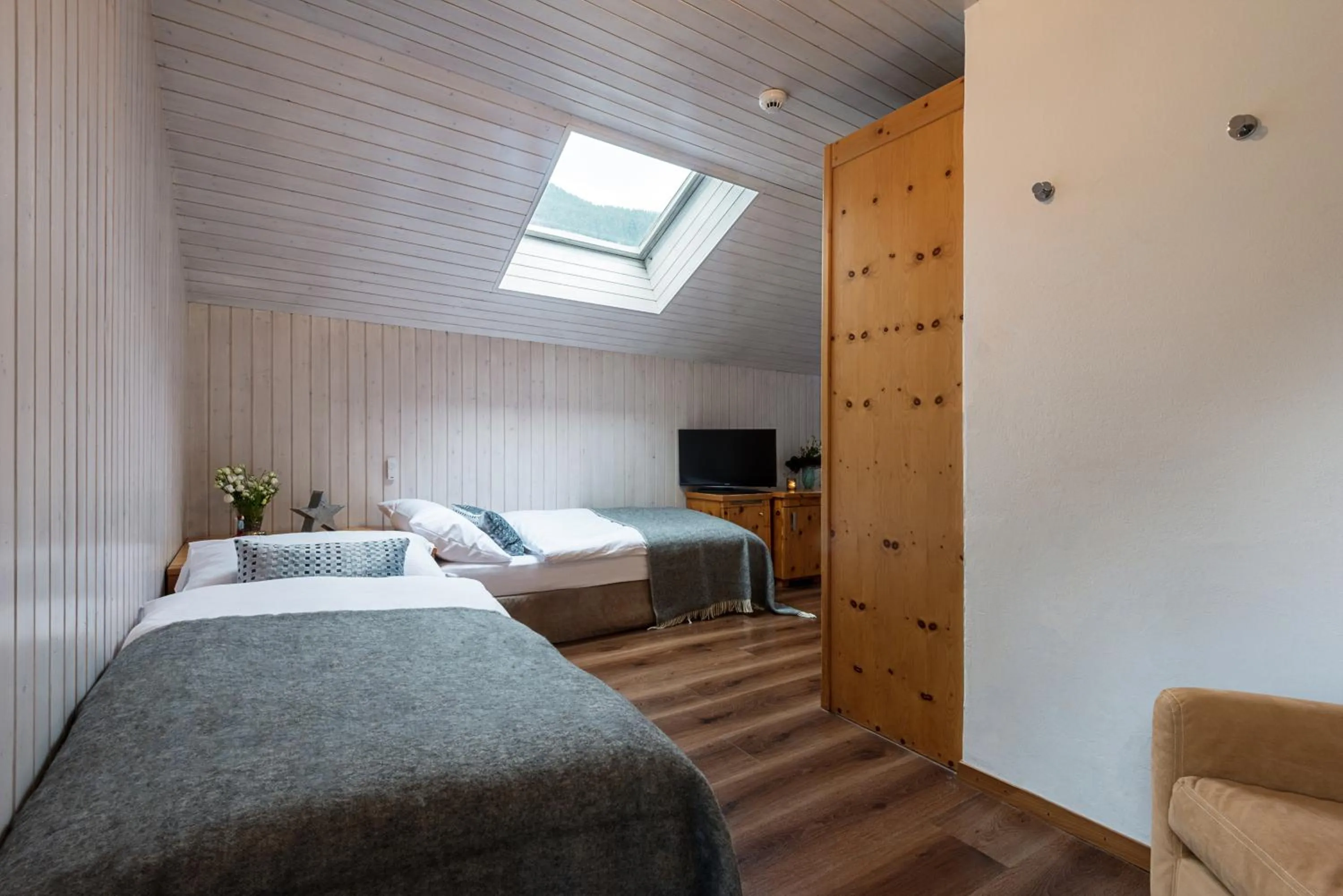 Bed in Le Mirabeau Resort & Spa