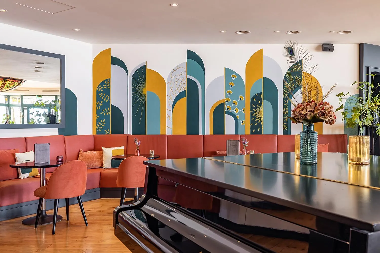 Lounge or bar in Royal Plaza Montreux